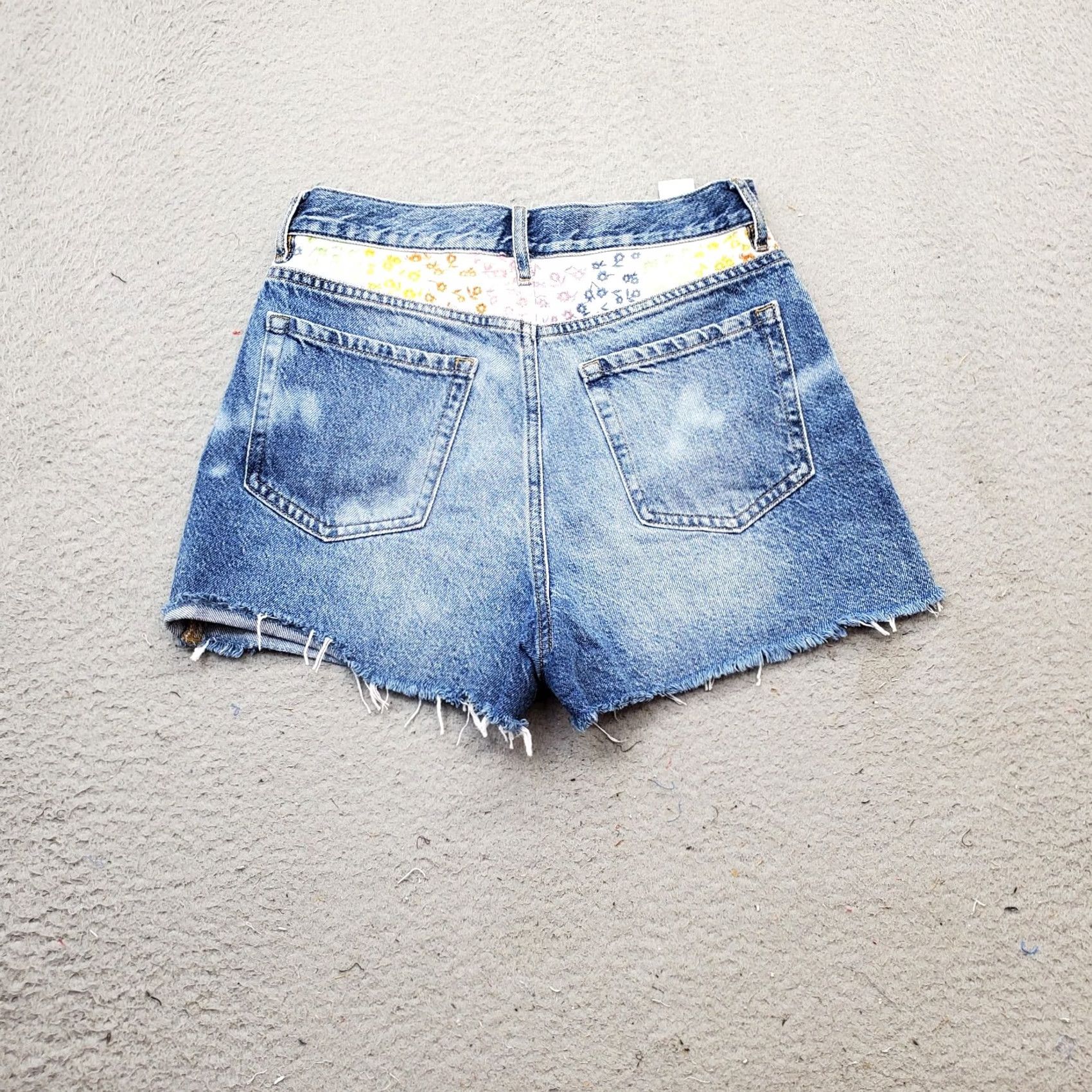 Pacsun VINTAGE PacSun Shorts Womens Size 27 Jean Denim Multi Button Fly Raw Hem Shorts Size 27" / US 4 / IT 40 - 2 Thumbnail