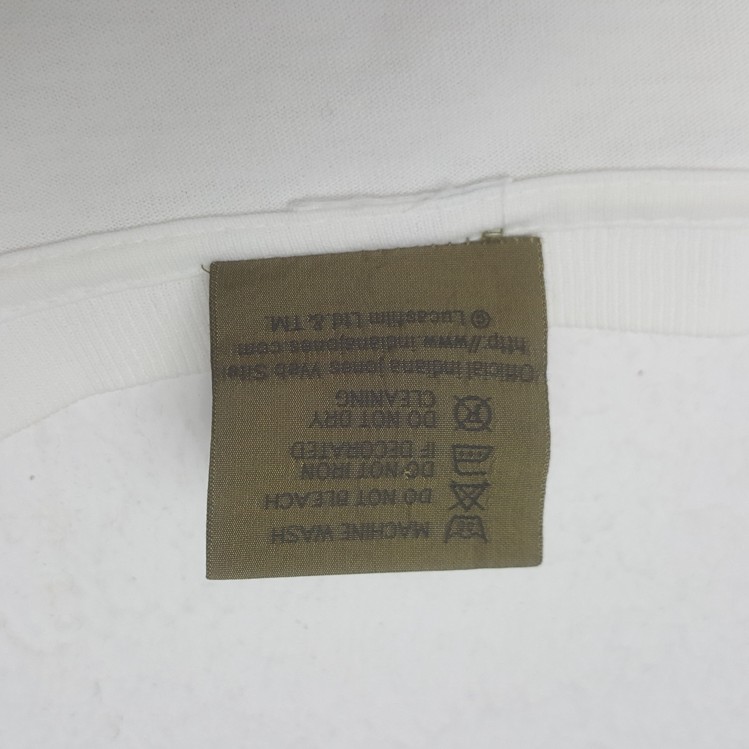 Vintage Vintage The Ultimate Hero Tshirt Size US L / EU 52-54 / 3 - 6 Thumbnail