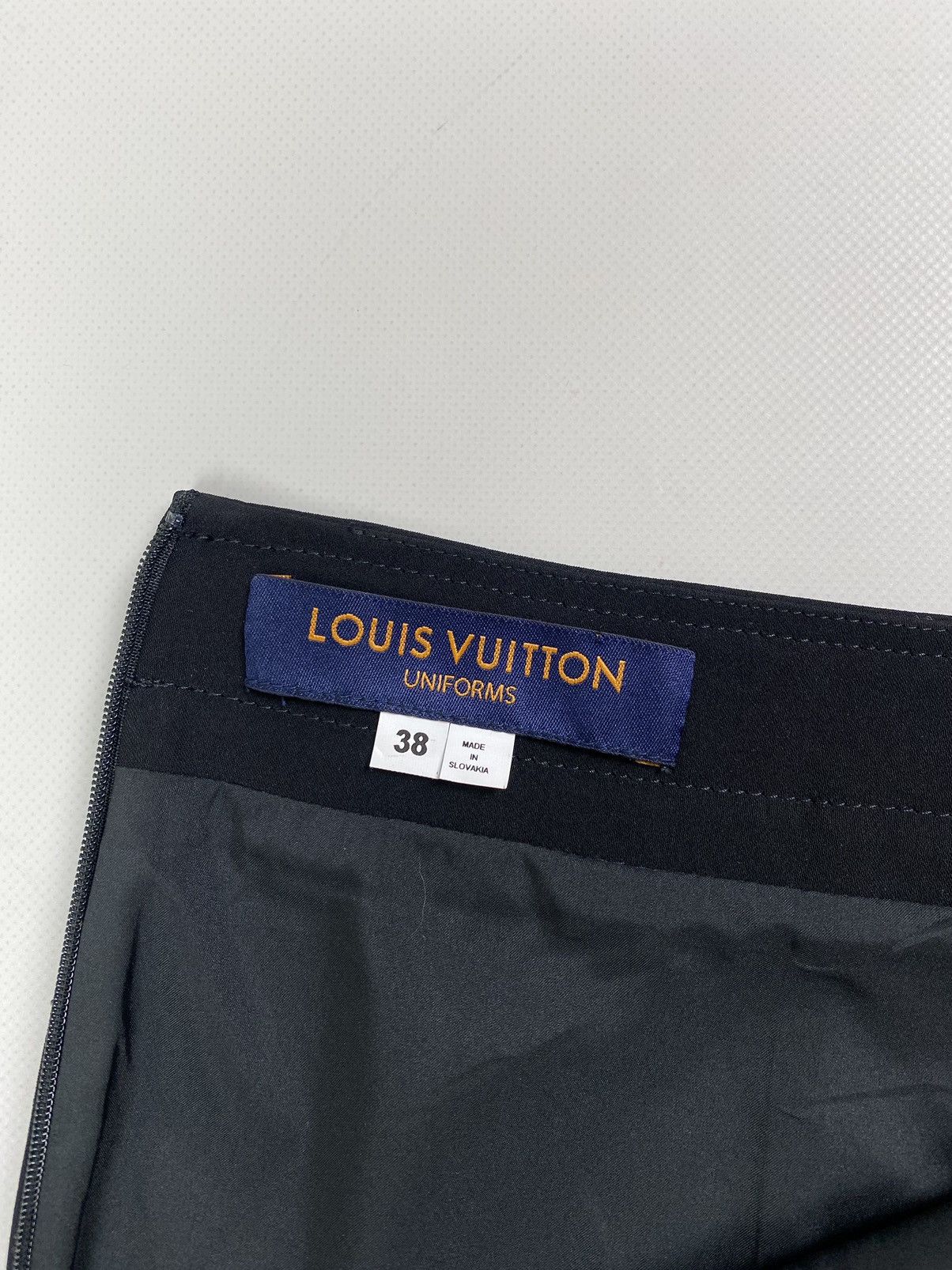 Louis Vuitton Lv Louis Vuitton Uniforms ladies skirt size 38 / M Size 26" / US 2 / IT 38 - 8 Thumbnail