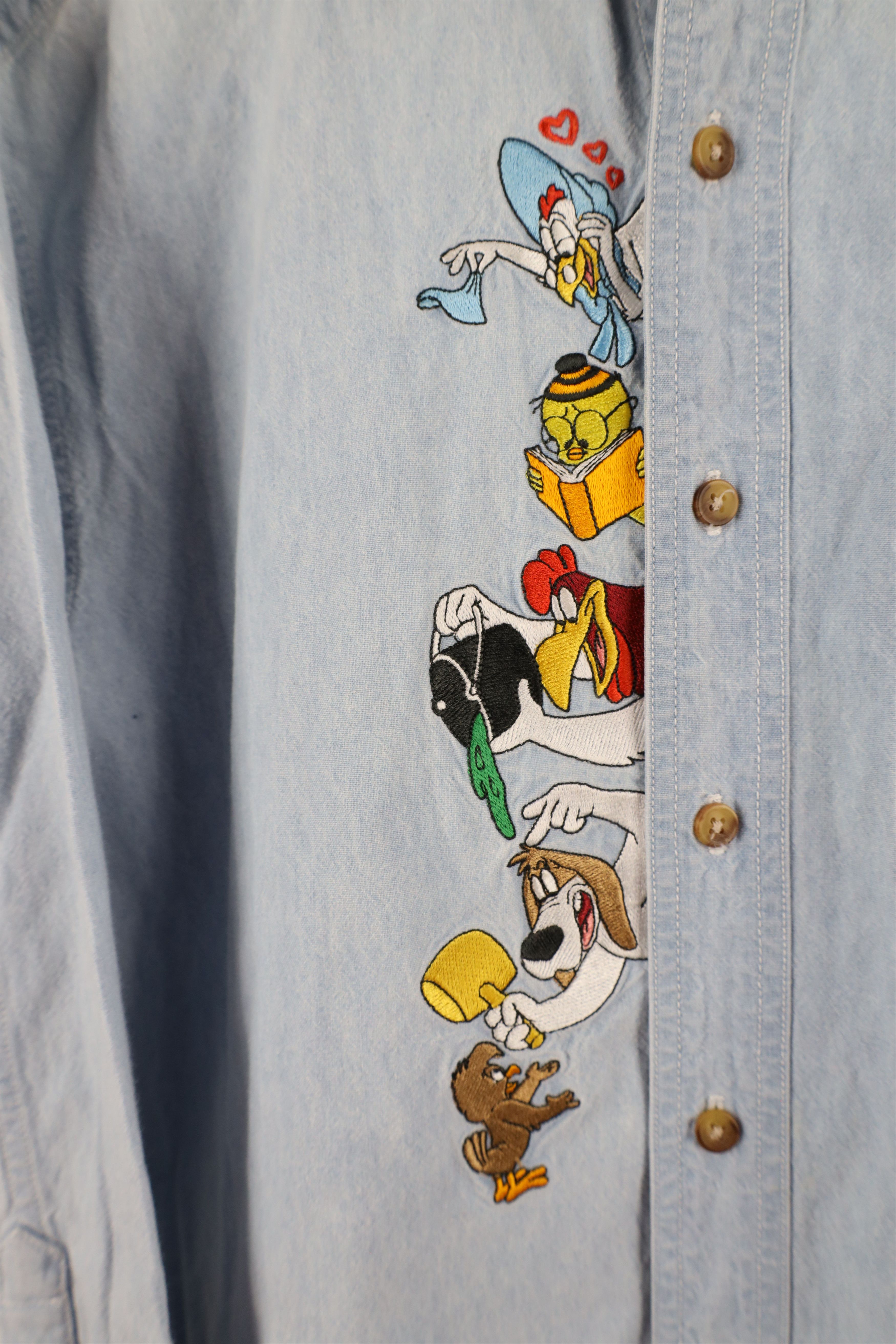 Vintage Vintage 90s Looney Tunes Cartoon Denim Button Shirt Blue Size US S / EU 44-46 / 1 - 6 Thumbnail