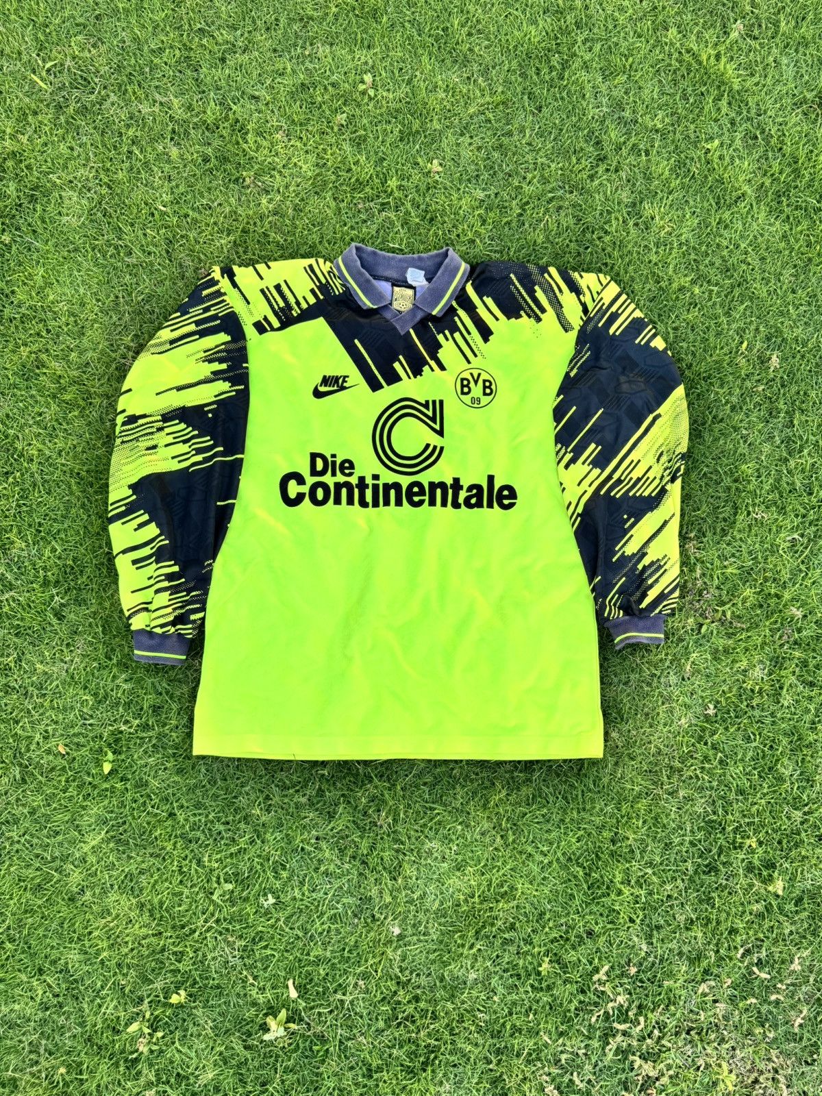 Nike BORUSSIA DORTMUND 1993 1994 SHIRT JERSEY LONG SLEEVE NIKE Size US XL / EU 56 / 4 - 1 Thumbnail