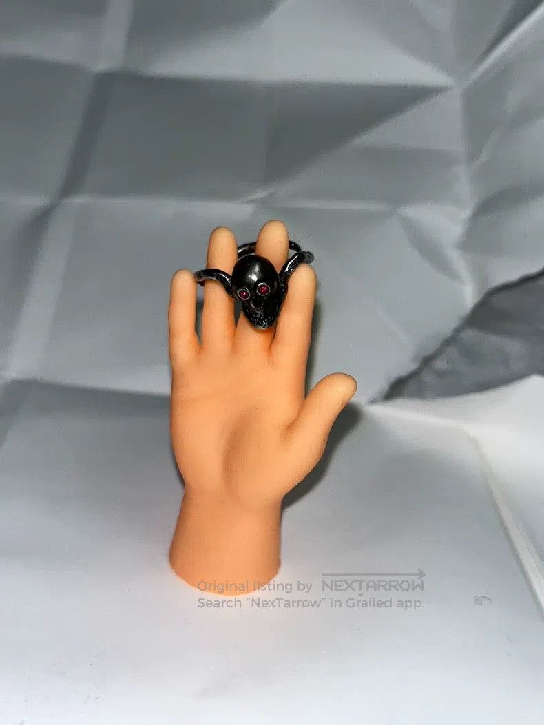 Share Spirit Homme share spirit Skull pink gemstone ring Size ONE SIZE - 5 Thumbnail