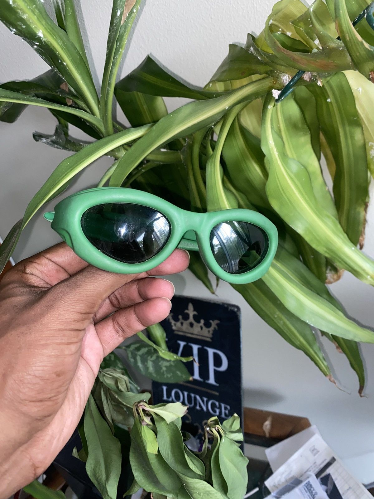 Bottega Veneta Bottega Veneta Matte Green Sunglasses | Grailed display picture 2