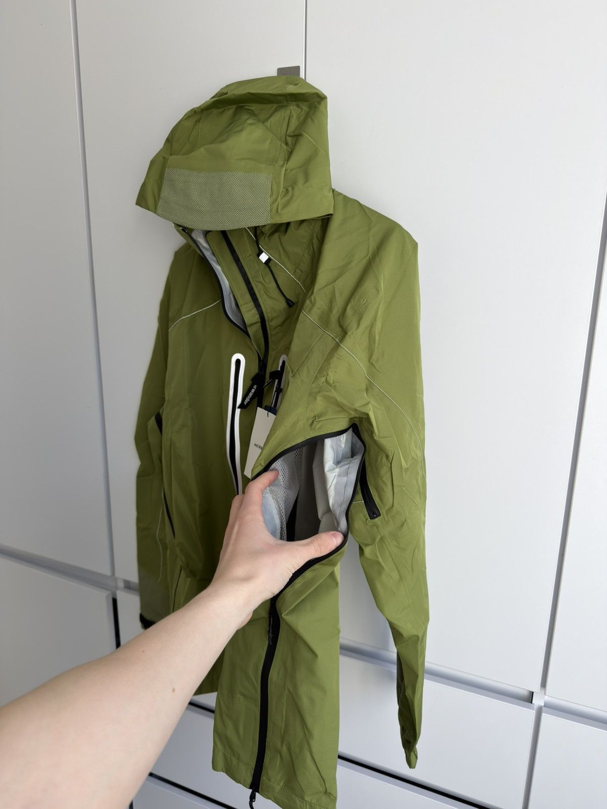And Wander And Wander Pertex Hooded Jacket Olive Green Technical Shell Size US L / EU 52-54 / 3 - 15 Thumbnail