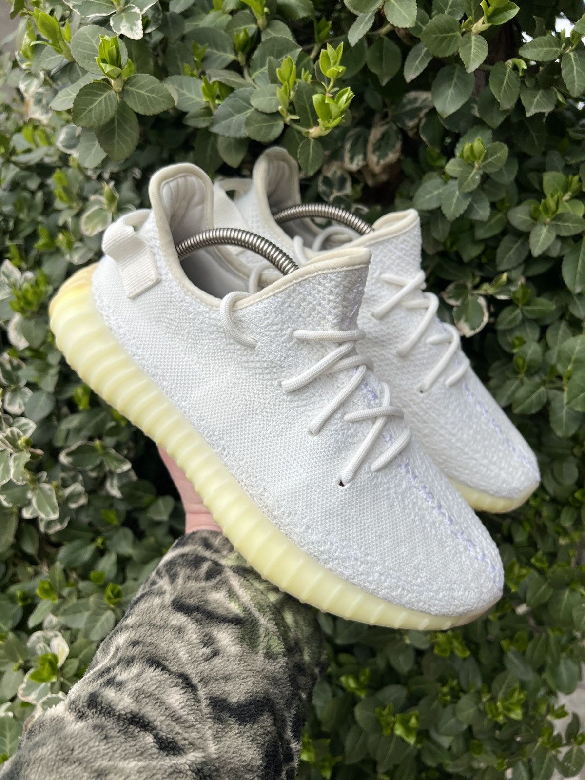 Adidas Adidas Yeezy Boost 350 V2 Cream Triple White Size US 8.5 / EU 41-42 - 1 Thumbnail