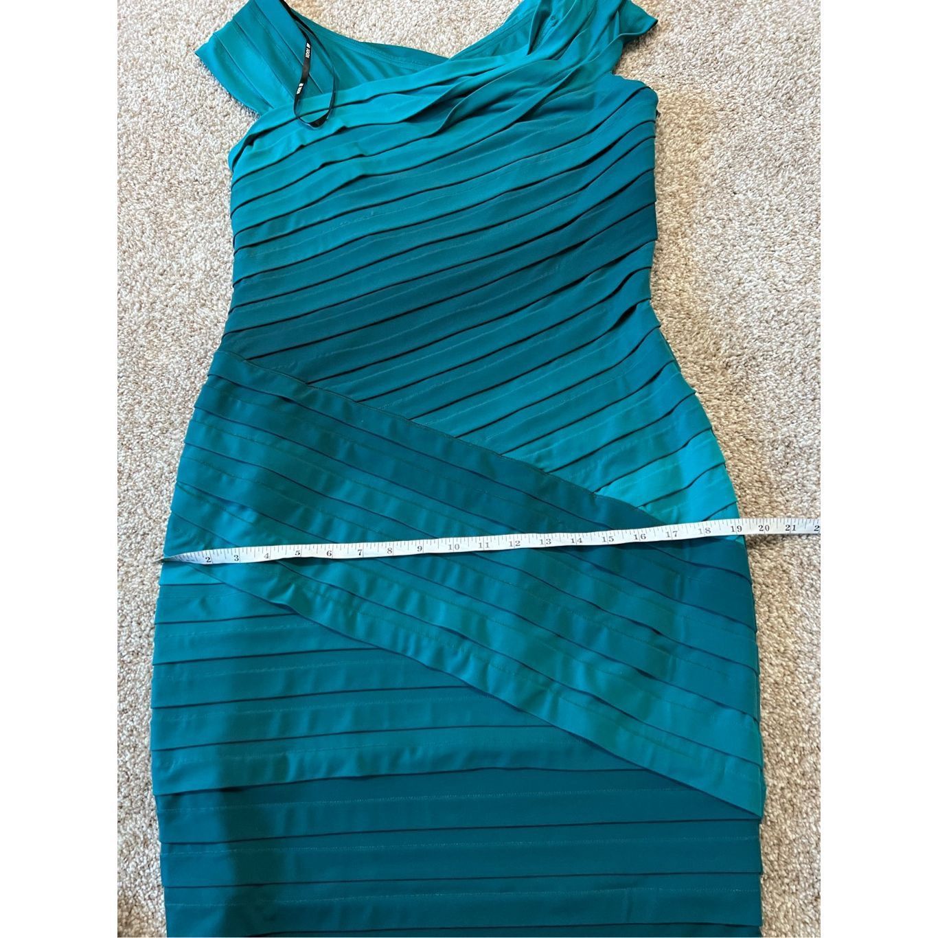Tadashi Shoji Tadashi Collection dress size L Size L / US 10 / IT 46 - 11 Thumbnail
