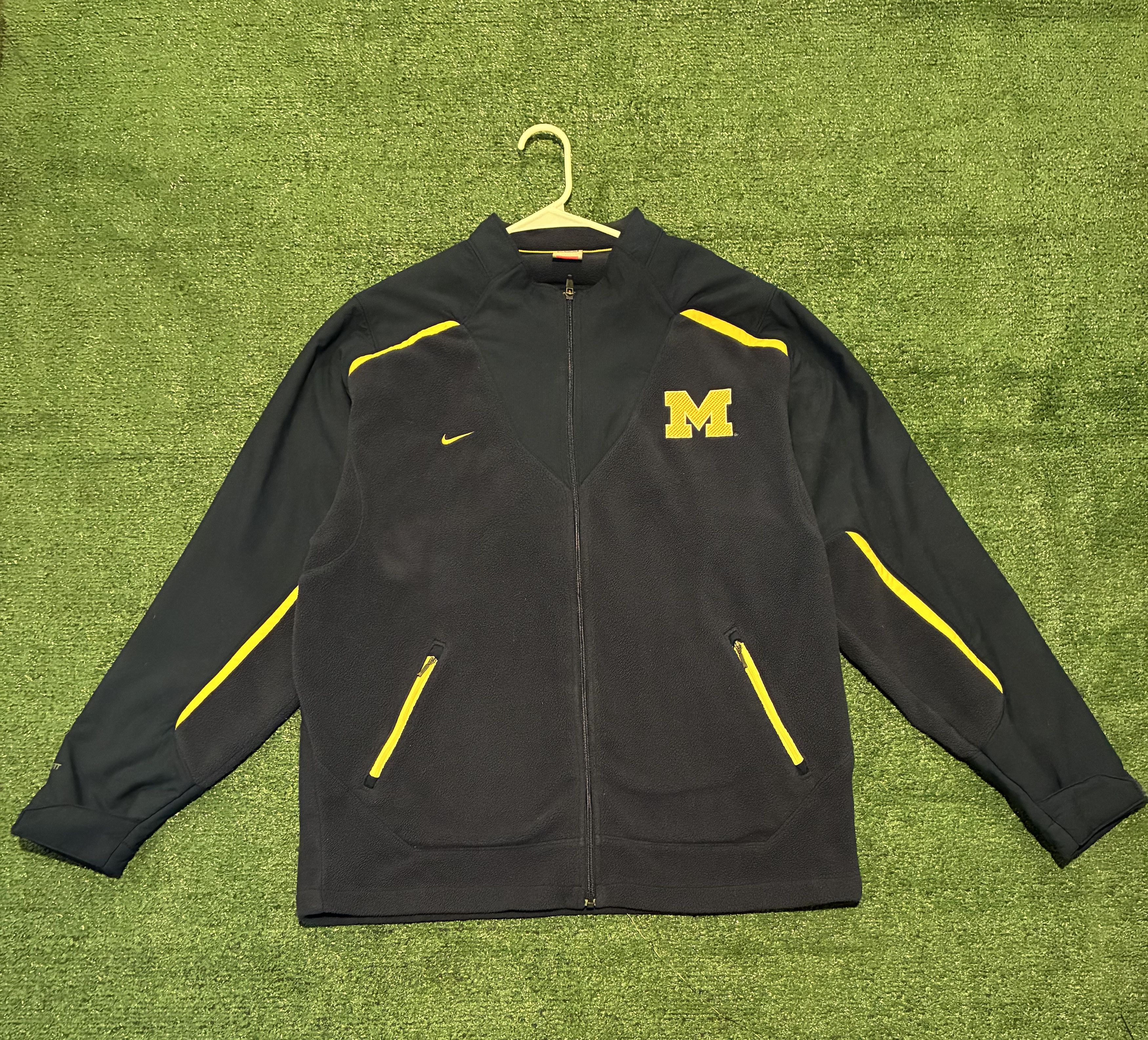 Nike Nike Michigan Wolverines Blue and yellow fleece jacket Size US L / EU 52-54 / 3 - 1 Thumbnail