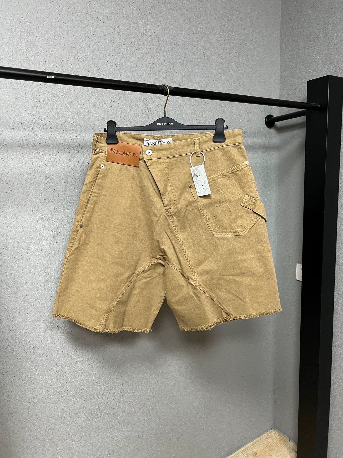 JW Anderson JW Anderson Shorts Size US 35 - 1 Thumbnail