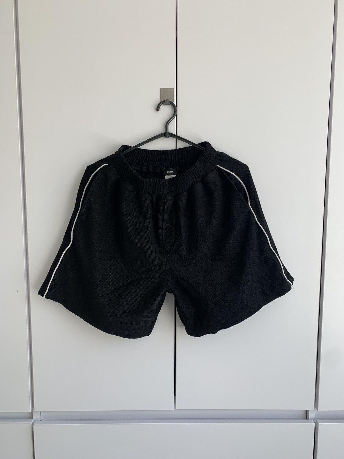 Japanese Brand × WE11DONE We11 Done Black Cotton Logo Shorts M size Size US 32 / EU 48 - 1 Thumbnail