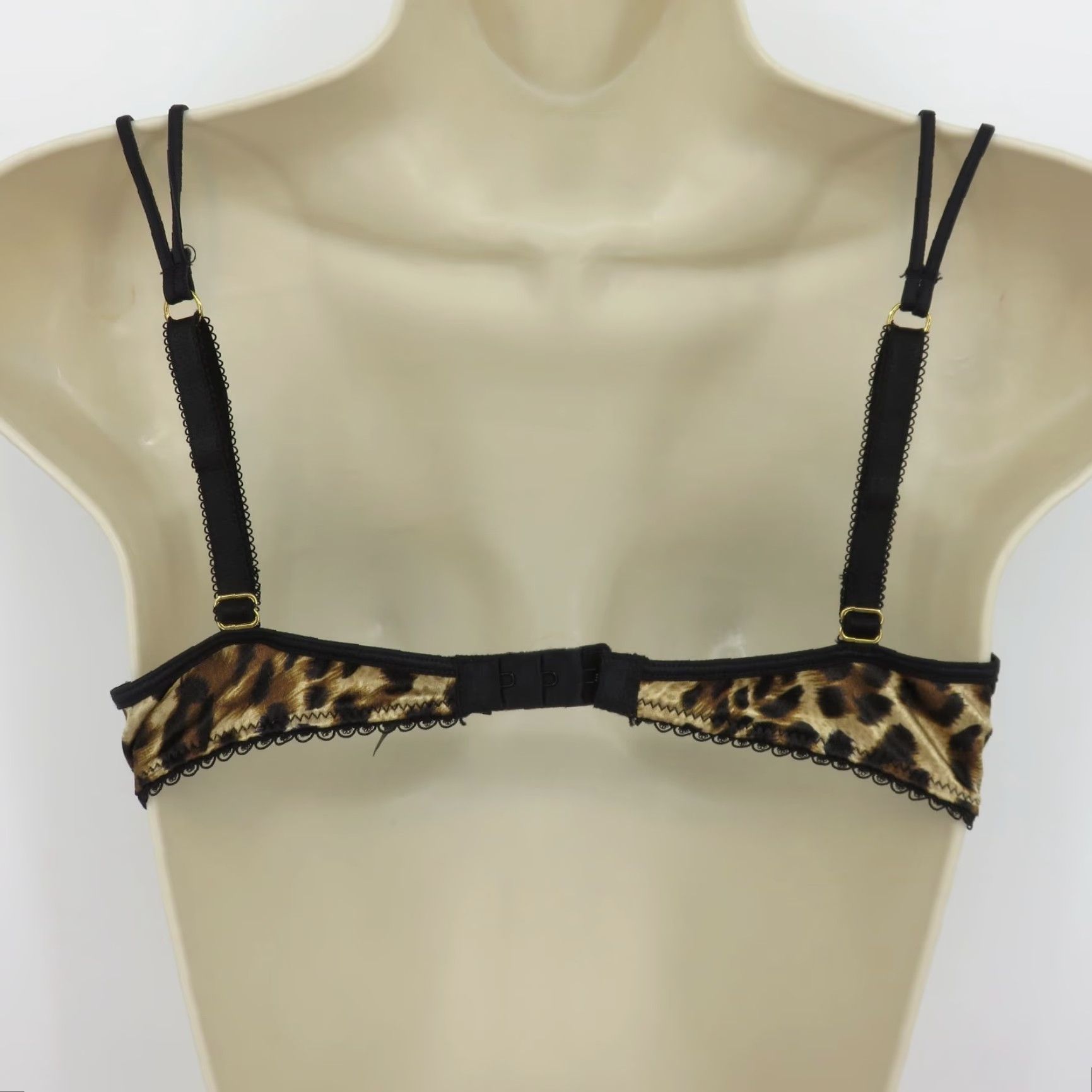 Vintage **Smart & Sexy 36C Underwire Lined Leopard Bra Scallop Trim** User: **Smart & Sexy 36C Leopard Underwire Lined Bra Scallop Trim** Size ONE SIZE - 6 Thumbnail