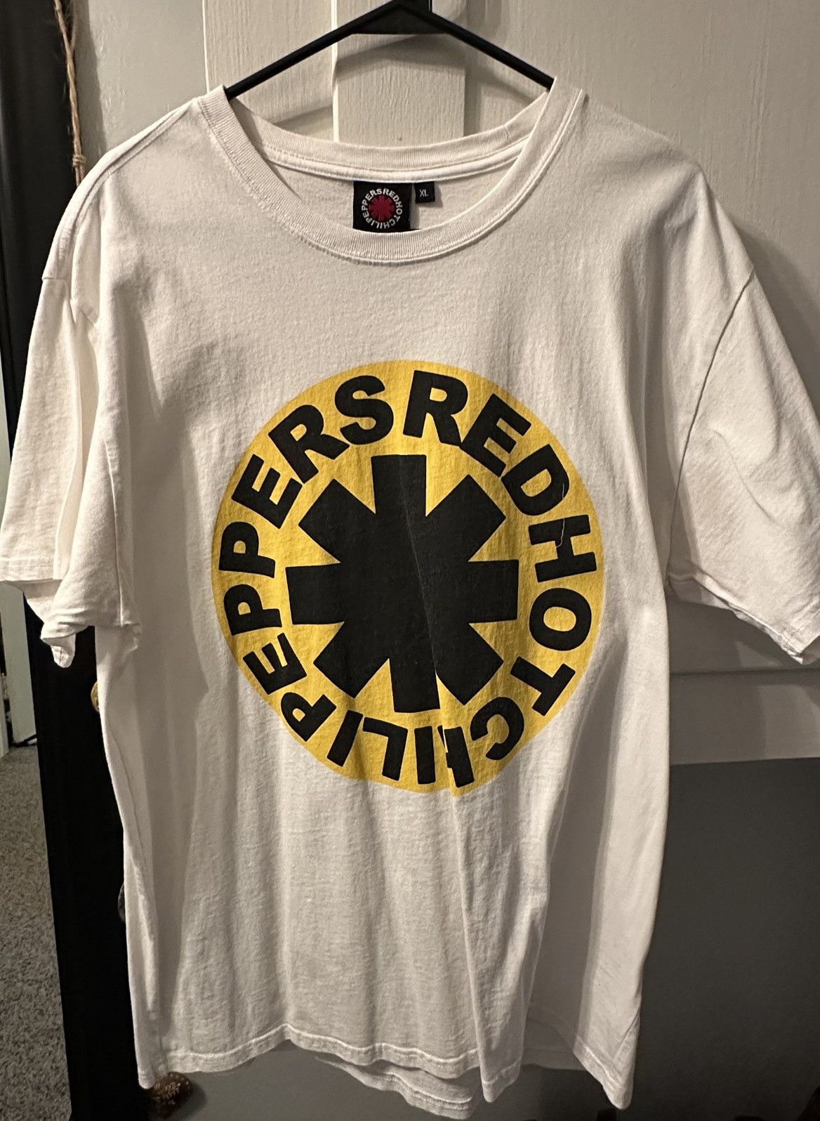 Band Tees RED HOT CHILI PEPPERS 2024 SHIRT Size US XL / EU 56 / 4 - 1 Thumbnail