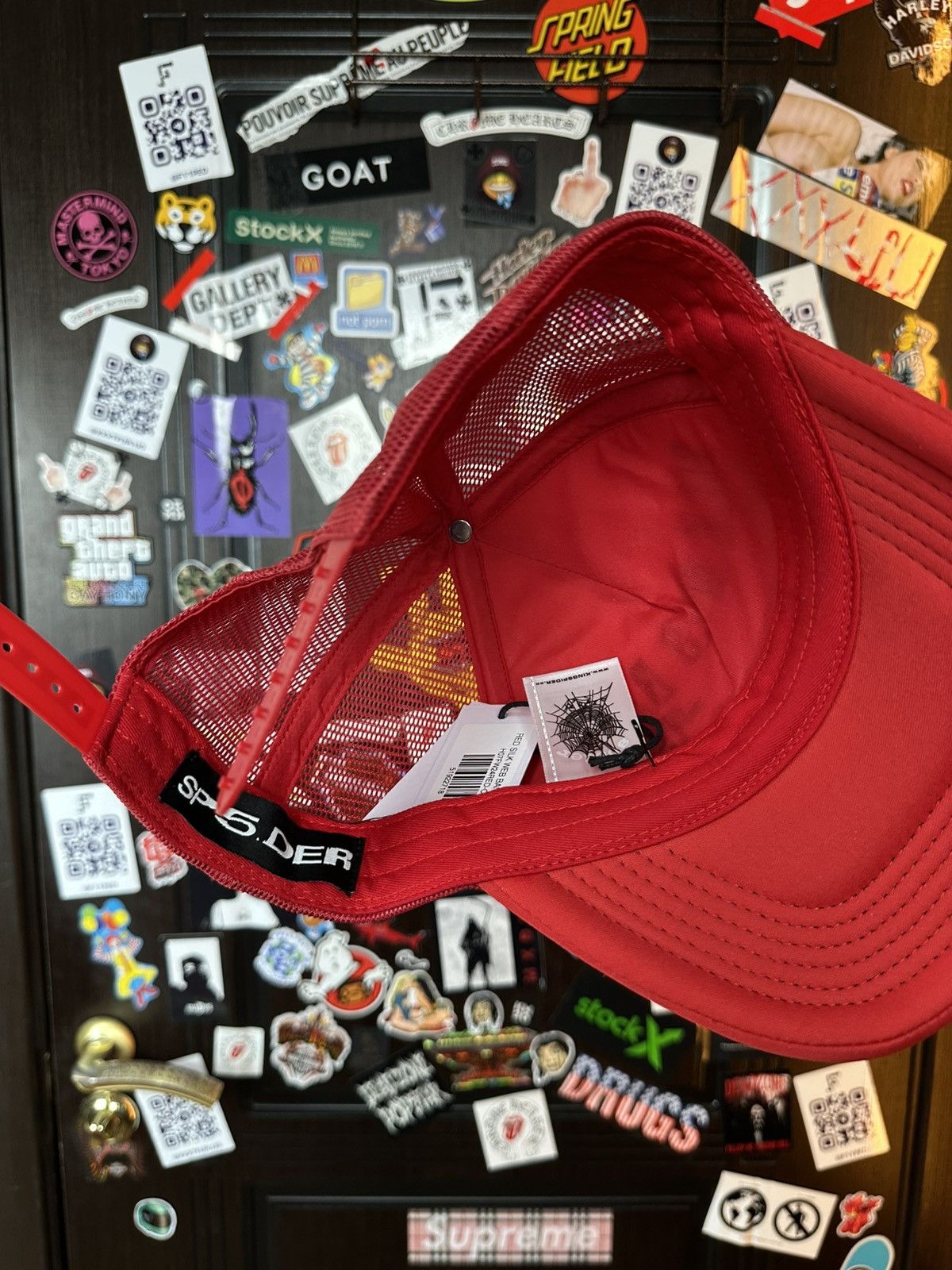 Sp5der × Young Thug Spider Worldwide Silk Web Bank Red Trucker Cap Size ONE SIZE - 6 Thumbnail