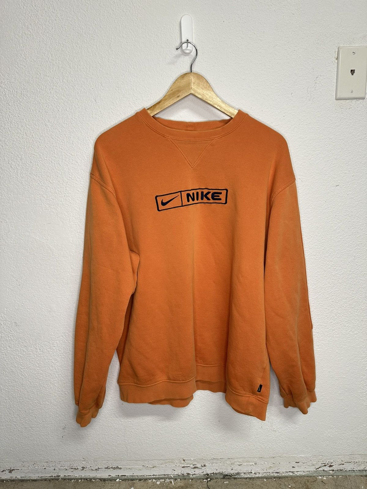Nike Vintage Nike Orange Embroidered Crewneck Size US XL / EU 56 / 4 - 1 Thumbnail