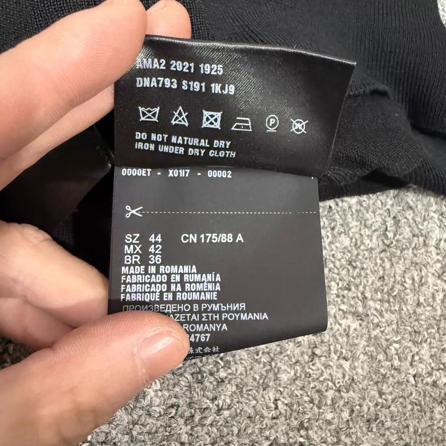 Prada Prada Black Long-Sleeve Knit Polo New with tags 44 Size M / US 6-8 / IT 42-44 - 6 Thumbnail