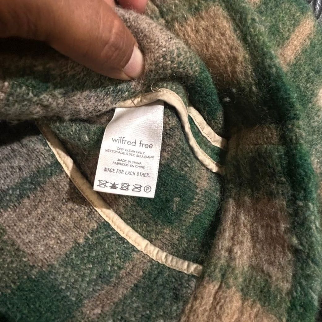 Vintage Wilfred Aritzia Green Brown Plaid Button Up Jacket Women’s Size S Green Womens Small Plaid Jacket Size S / US 4 / IT 40 - 4 Thumbnail
