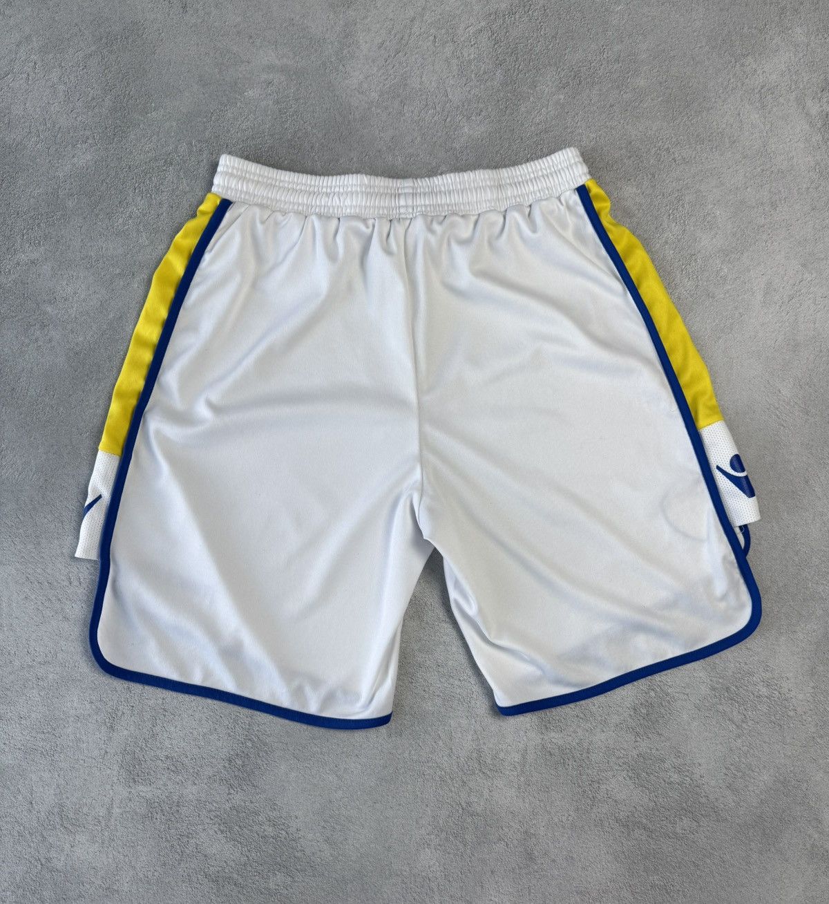 Macron Leeds United 2012 2013 Home Football Soccer Shorts Macron Size US 30 / EU 46 - 2 Thumbnail