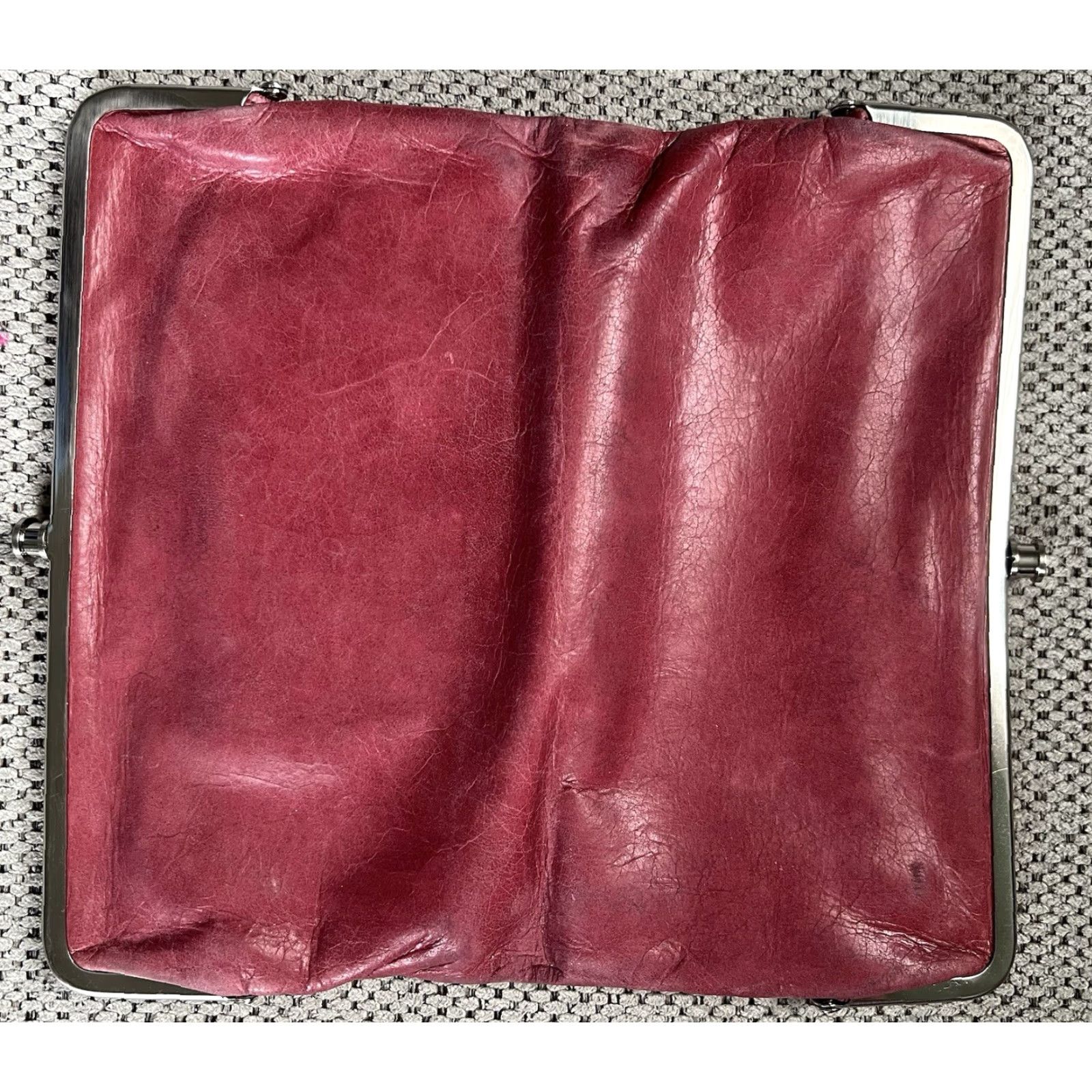 Vintage VINTAGE Hobo International Lauren Burgundy Leather Kiss Lock Frame Clutch Wallet Women Wallet Clutch Burgundy Leather Size ONE SIZE - 3 Thumbnail