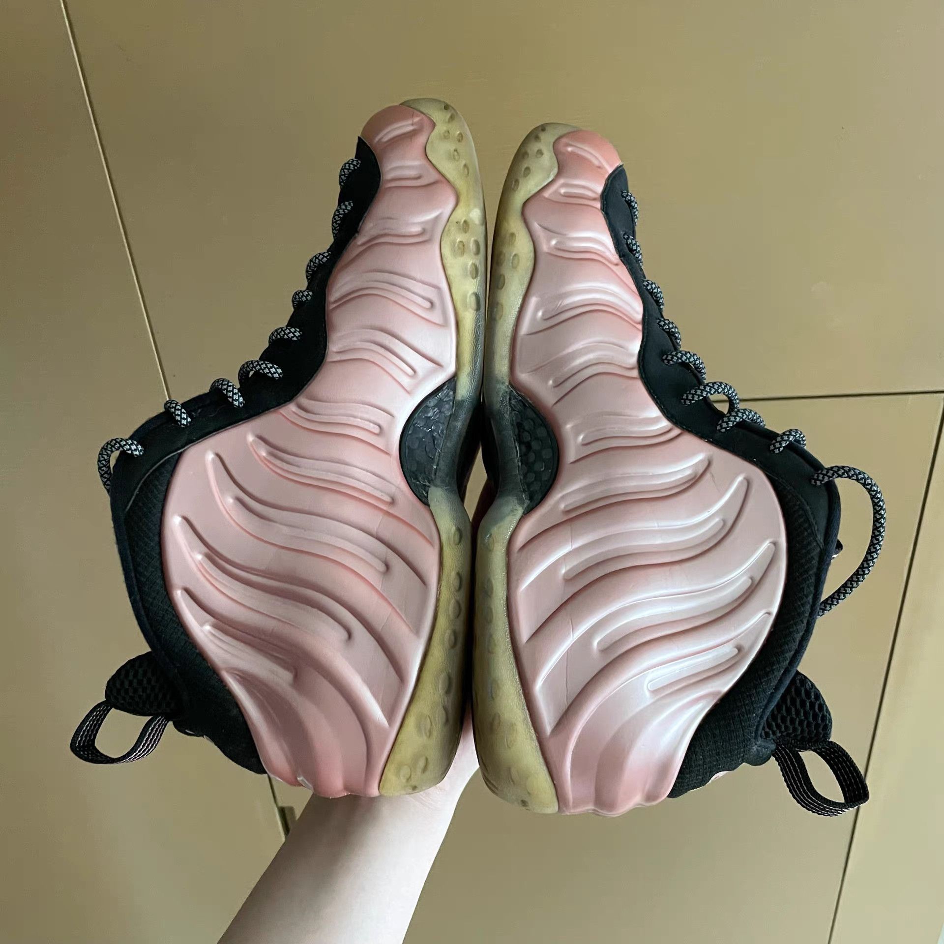 Nike Nike Air Foamposite One "Pink Flash" Size US 11.5 / EU 44-45 - 4 Thumbnail