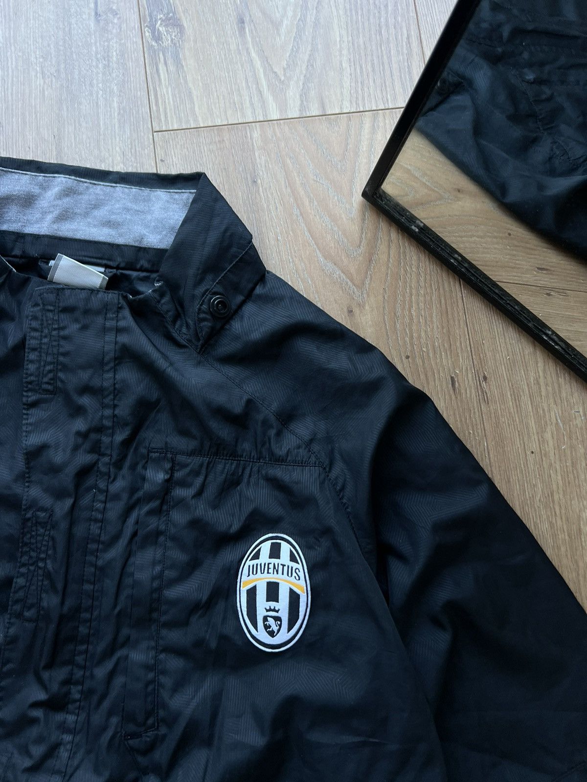 Nike 00’s NIKE JUVENTUS SOCCER FOOTBALL Y2K SWOOSH TRACK JACKEY Size US S / EU 44-46 / 1 - 5 Thumbnail