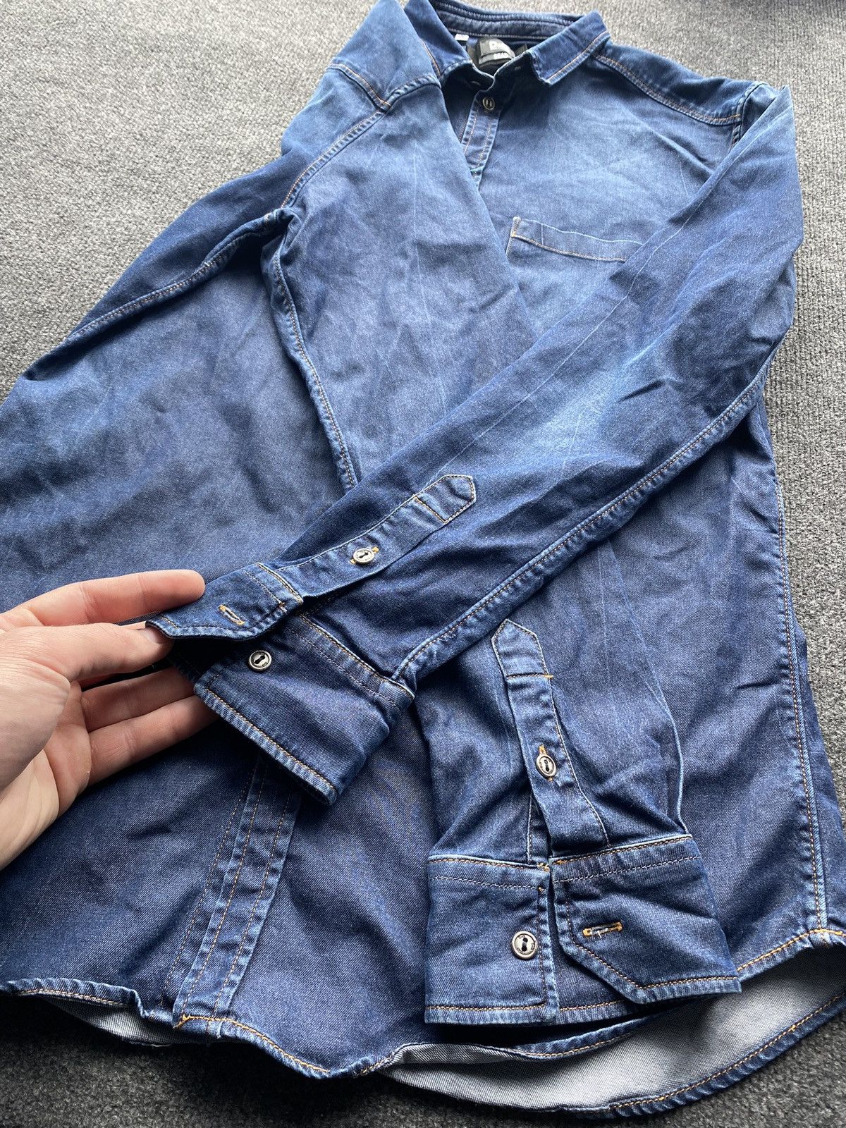 Dolce & Gabbana 🔥Dolce Gabbana brad 16 1/2 42 m size denim button up shirt Size US M / EU 48-50 / 2 - 24 Thumbnail