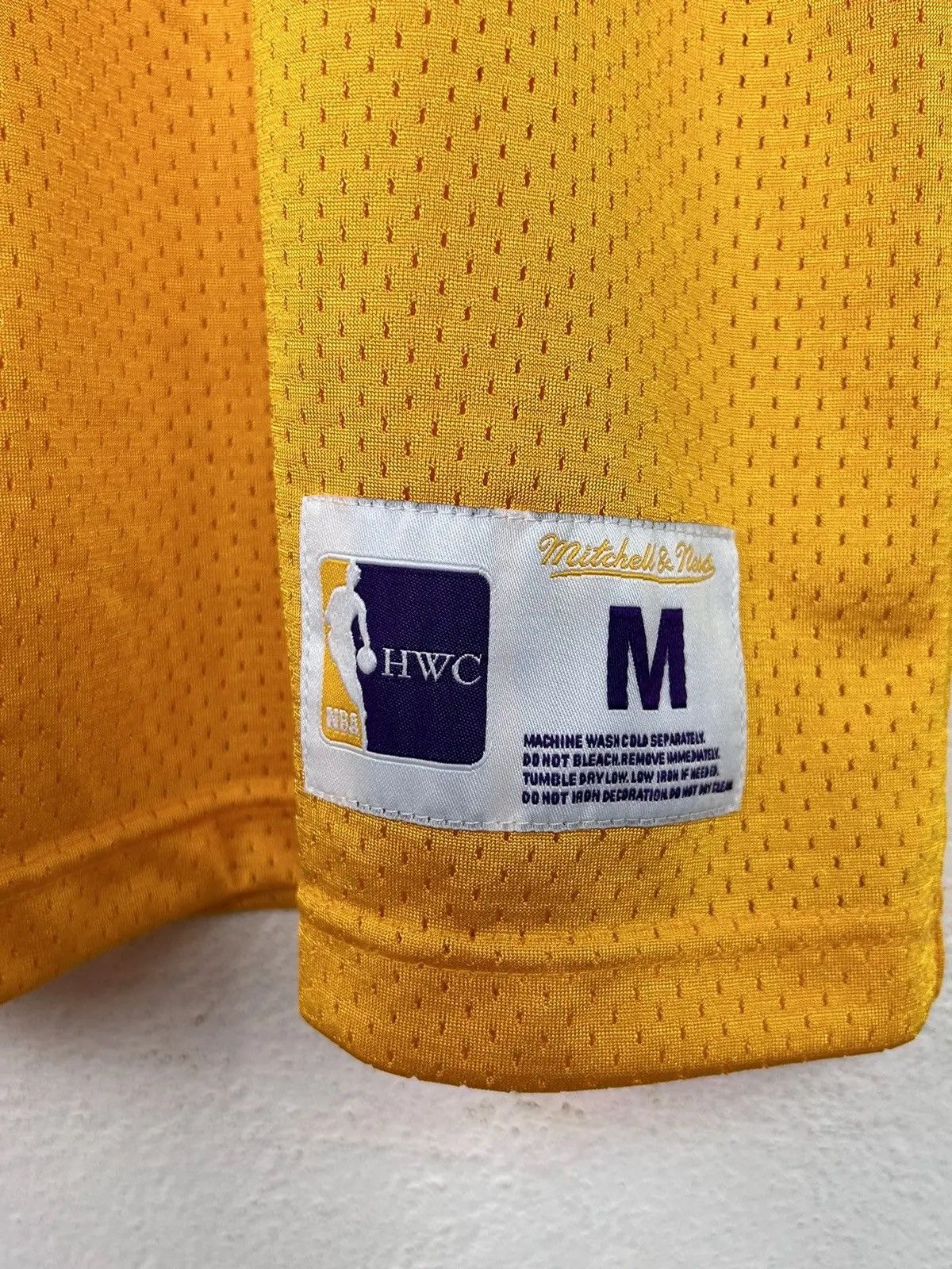 Mitchell & Ness Mitchell & Ness L.A. Lakers 2018 NBA HWC Jersey In Yellow Size US M / EU 48-50 / 2 - 3 Thumbnail