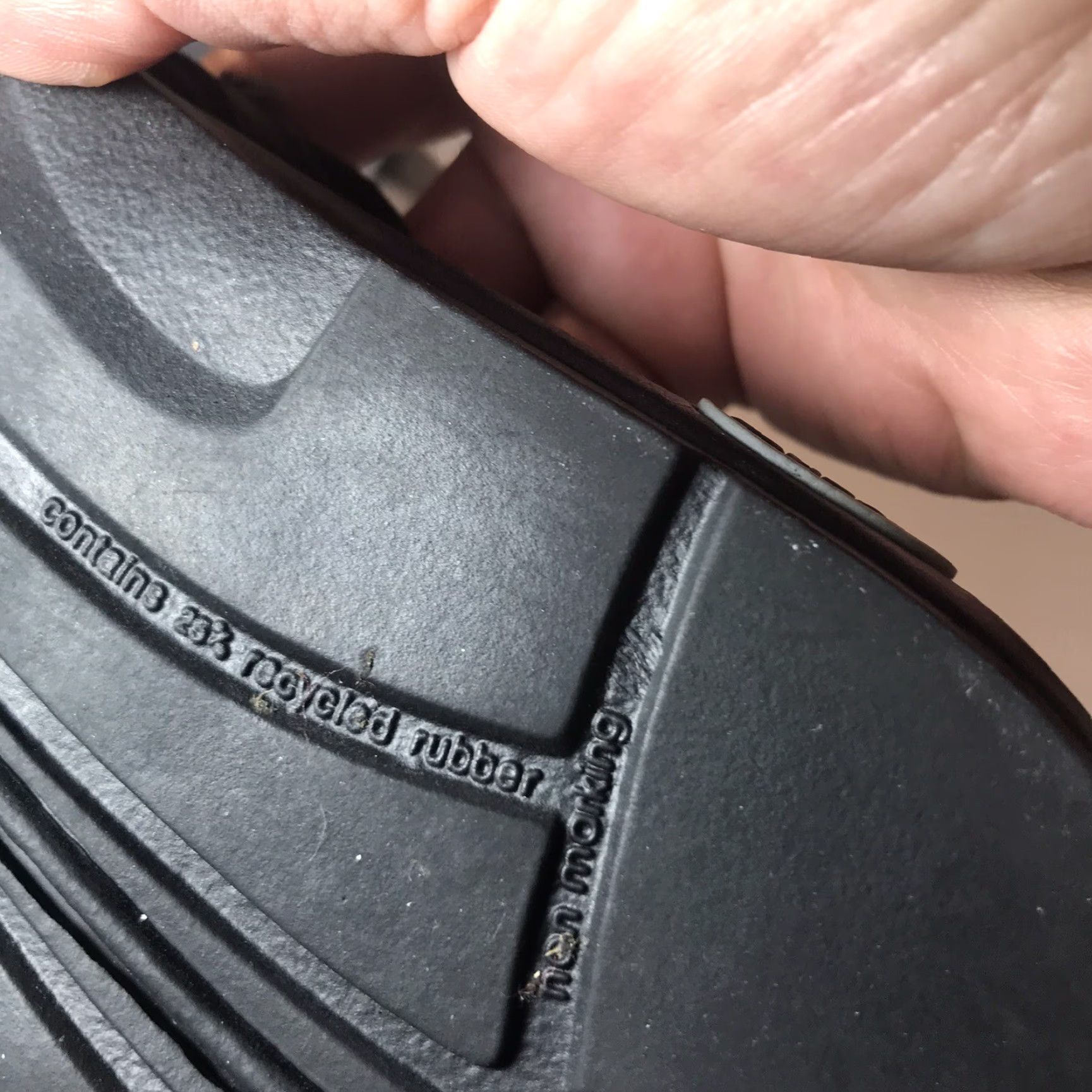 Chaco VINTAGE Chaco Leather Flip Flops Women’s Size 6 Casual Comfortable Flat Black Slides Size US 6 / IT 36 - 6 Thumbnail