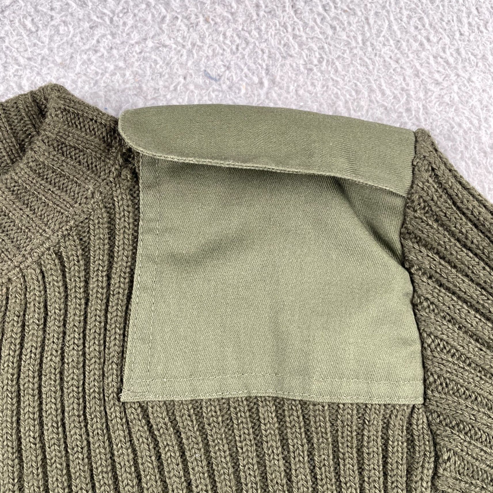 Vintage VINTAGE DSCP Valor Collection 100% Wool Sweater Size L USA Army Green Crew Neck Long Sleeve Pullover Mens Size US L / EU 52-54 / 3 - 4 Thumbnail