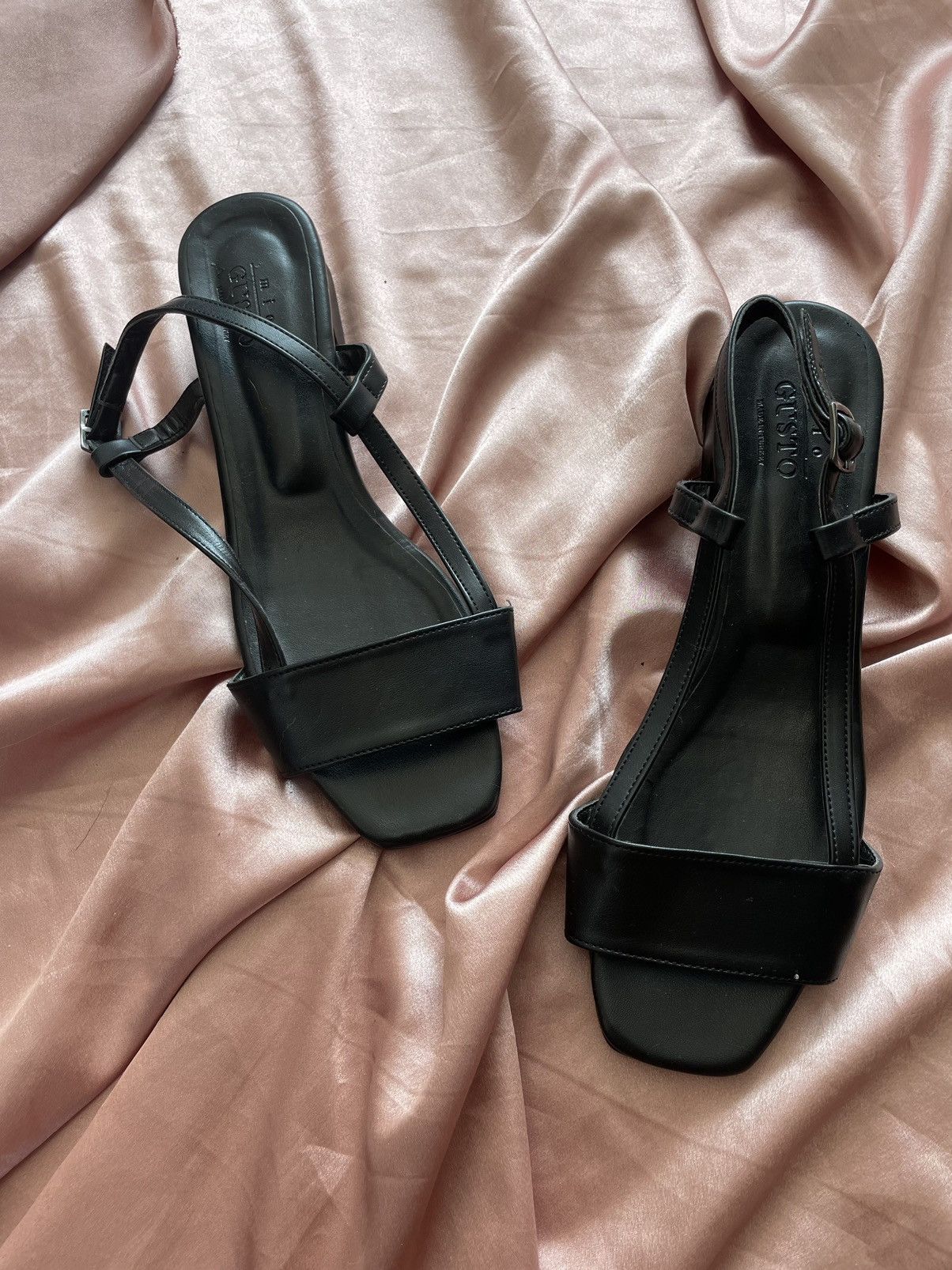 Vintage Gusto kitten heels Size US 7.5 / IT 37.5 - 2 Thumbnail