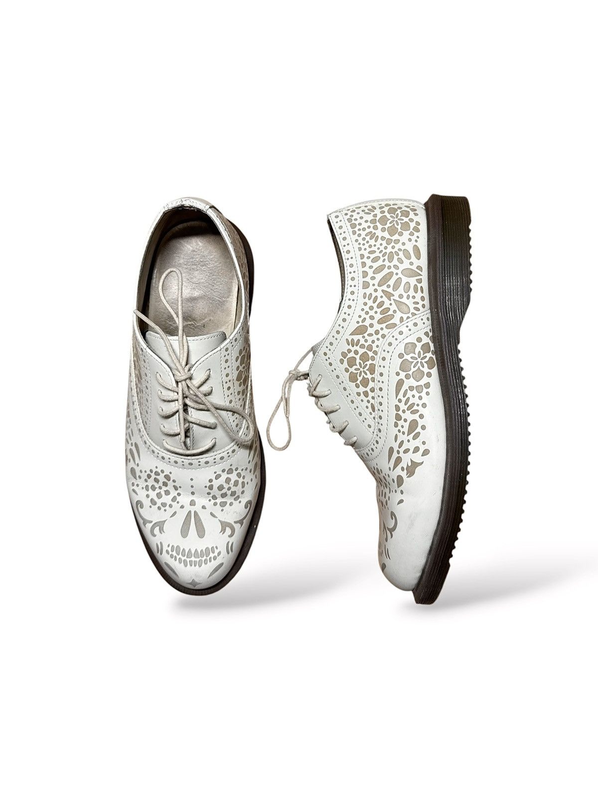Dr. Martens Dr. Martens Aila Leather White Shoes Size US 8 / IT 38 - 2 Thumbnail