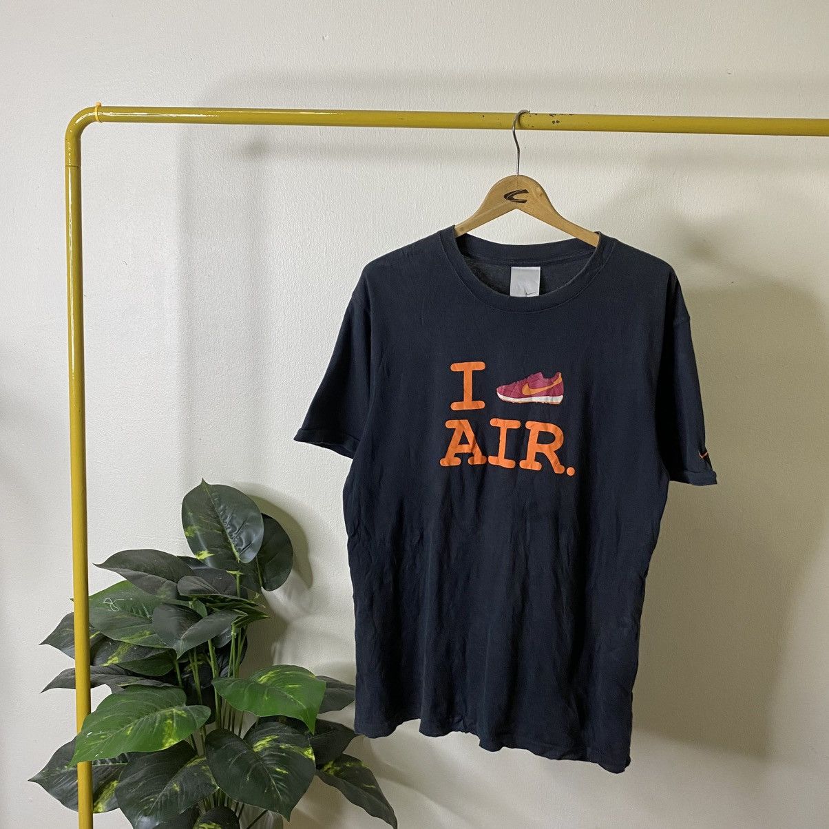 Nike Vintage 2000s Nike Air T Shirt Size US L / EU 52-54 / 3 - 1 Thumbnail