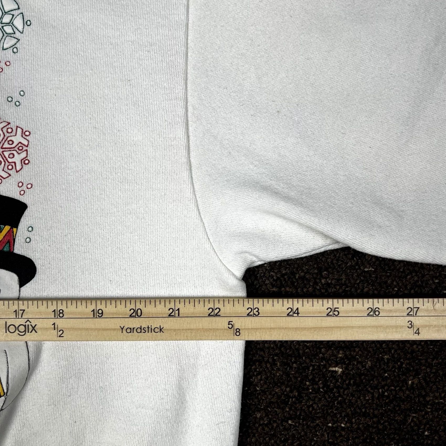 Delta VINTAGE Christmas Puff Print Graphic Crewneck Sweatshirt L Adults White Delta, 90s, Made In USA Size US L / EU 52-54 / 3 - 7 Thumbnail