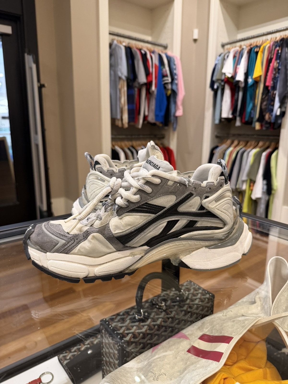 Balenciaga Balenciaga Runner WornOut Sneak Size US 10 / EU 43 - 3 Thumbnail