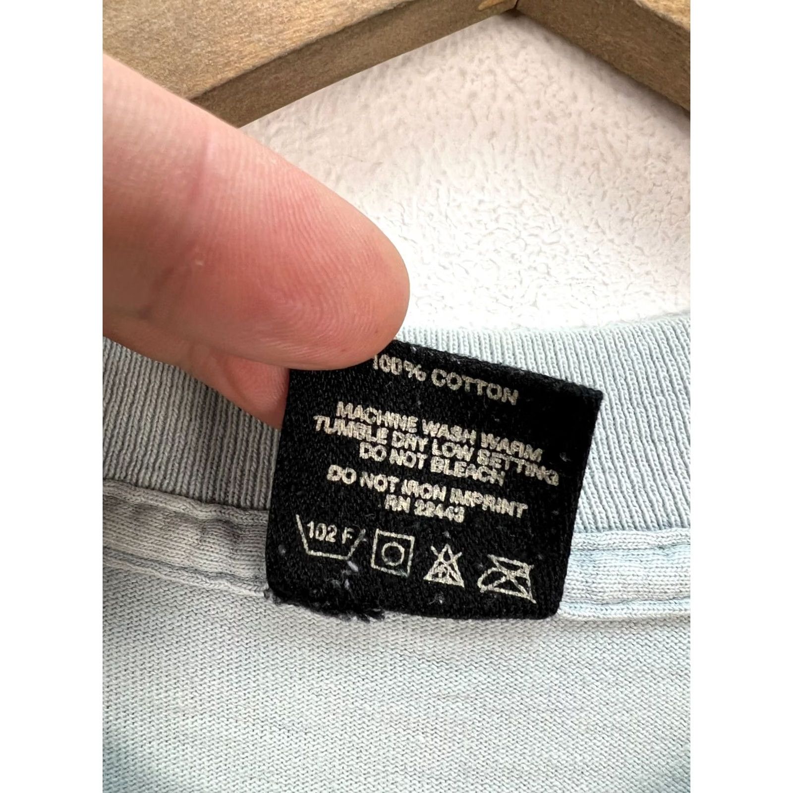 Quiksilver Vtg 90s QUIKSILVER T-Shirt Big Logo Single Stitch Made in USA Surf Skate L Shirt Mens XS? Size US L / EU 52-54 / 3 - 7 Thumbnail
