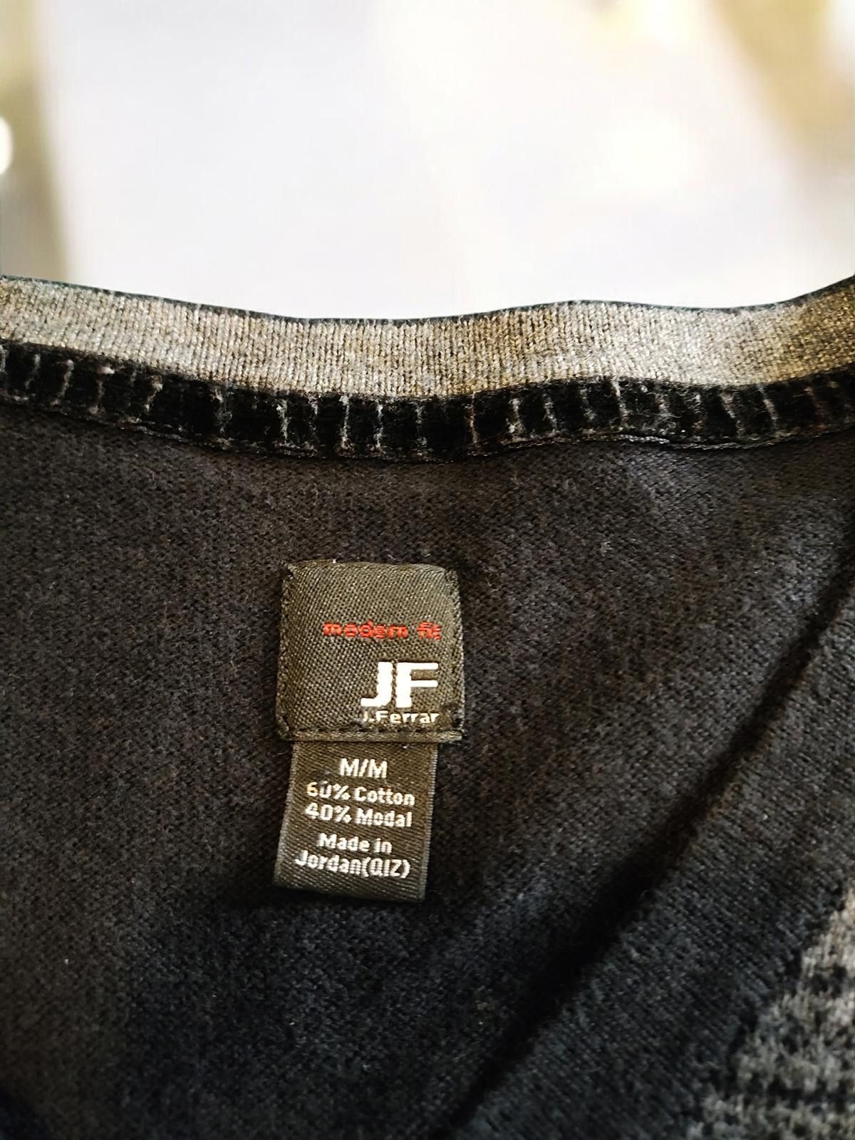 J Ferrar J. Ferrar Modern Fit V-Neck Sweater Vest Medium Gray Black Size US M / EU 48-50 / 2 - 6 Thumbnail
