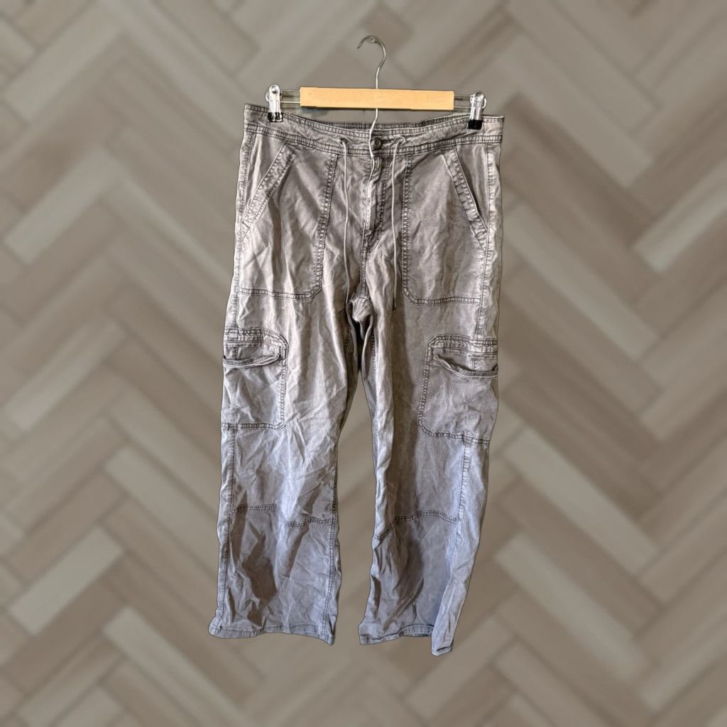 American Eagle Outfitters VINTAGE American Eagle Womens Gray Baggy Wide-Leg Cargo Pants 8 Regular Size 30" / US 8 / IT 44 - 1 Thumbnail