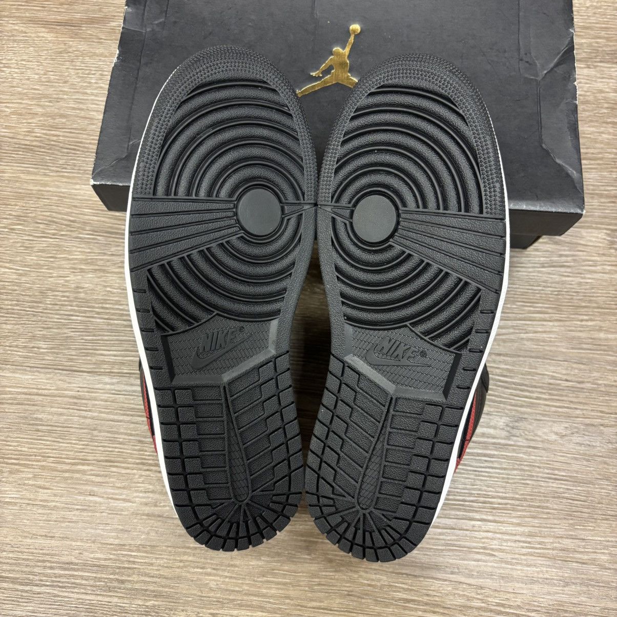 Jordan Brand Size 10-Jordan 1 Low Bred Twist BRAND NEW FAST SHIPPING Size US 10 / EU 43 - 7 Thumbnail