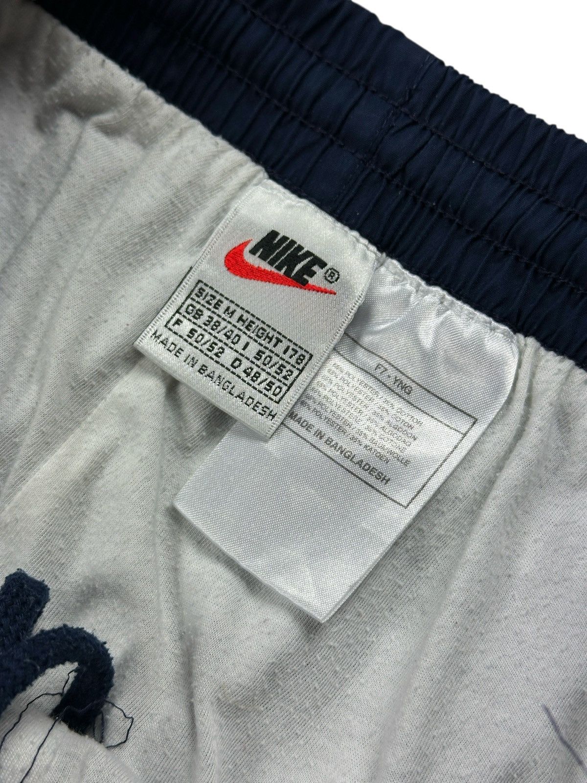 Nike × Vintage Vintage 90’s Nike Nylon Baggy Track Pants Joggers Y2K Size US 32 / EU 48 - 8 Thumbnail
