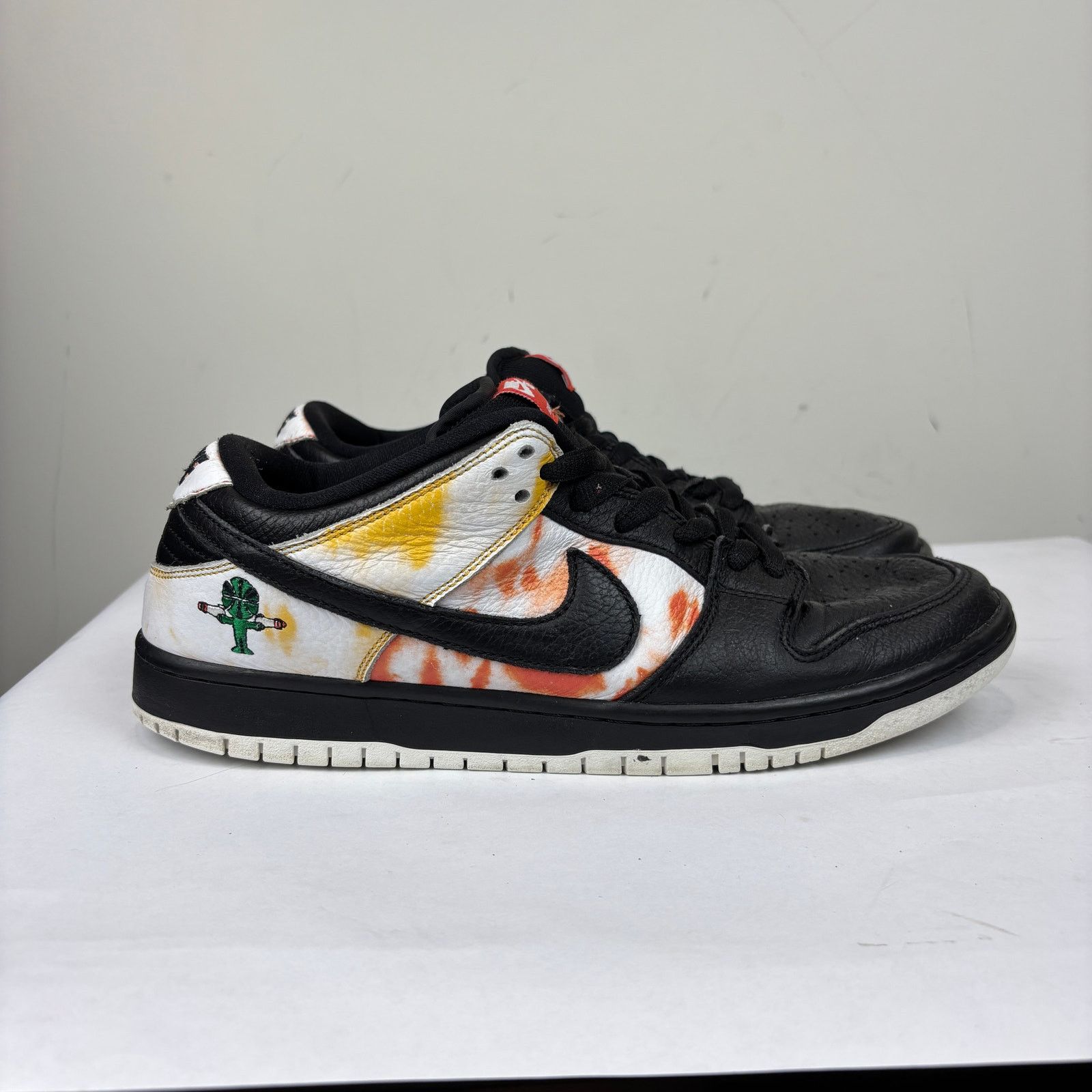 Nike Rare Nike Dunk SB Low Tie-Dye Raygun Shoes Sneakers 10.5 Size US 10.5 / EU 43-44 - 3 Thumbnail