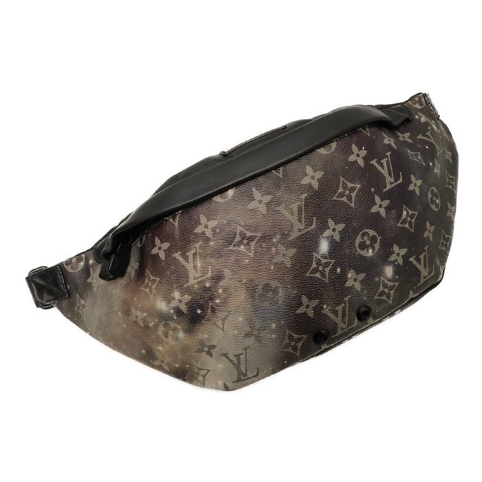 Louis Vuitton Discovery Bumbag Monogram Galaxy Black Multicolor in