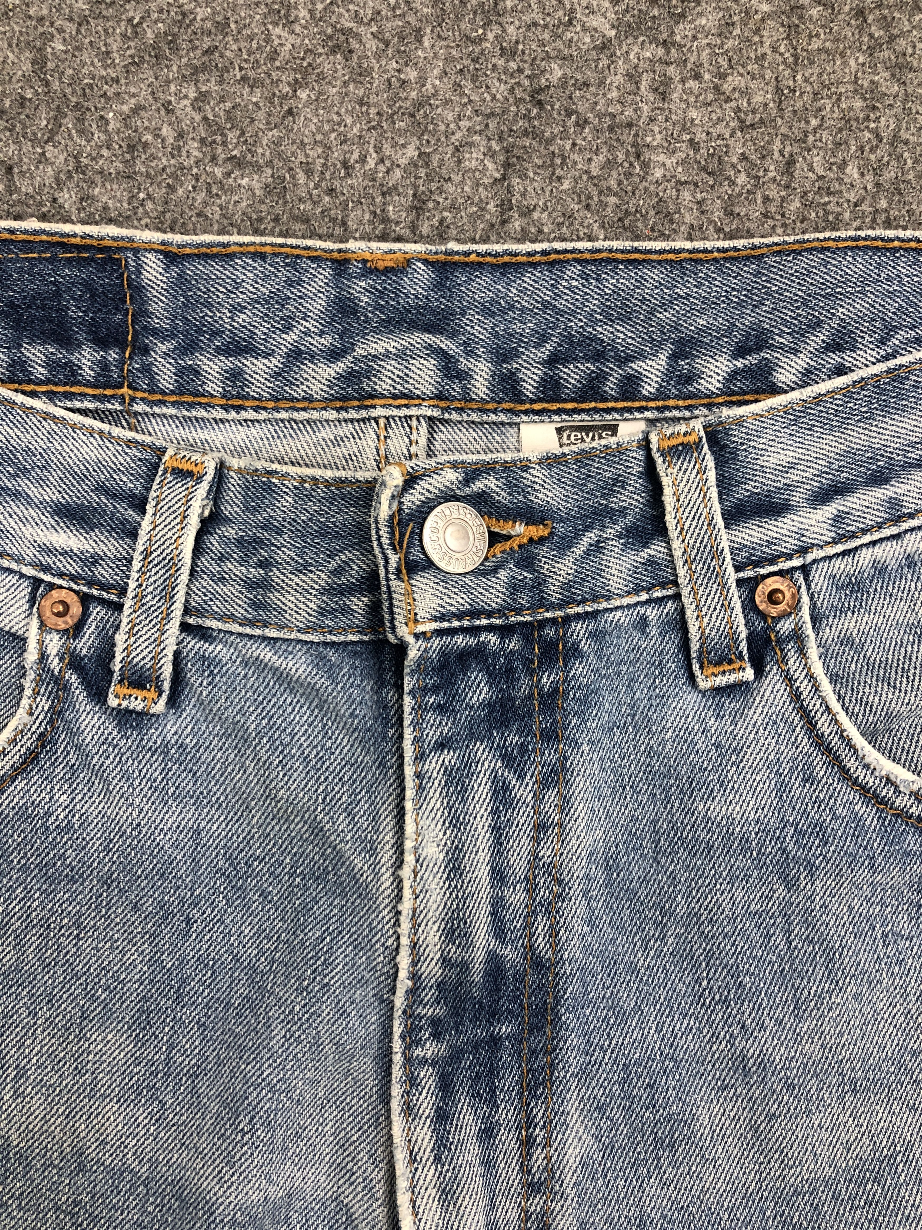 Levi's 90s Vintage Levis 550 Faded Blue Jeans 33x29.5 S0019 Size US 33 - 12 Thumbnail