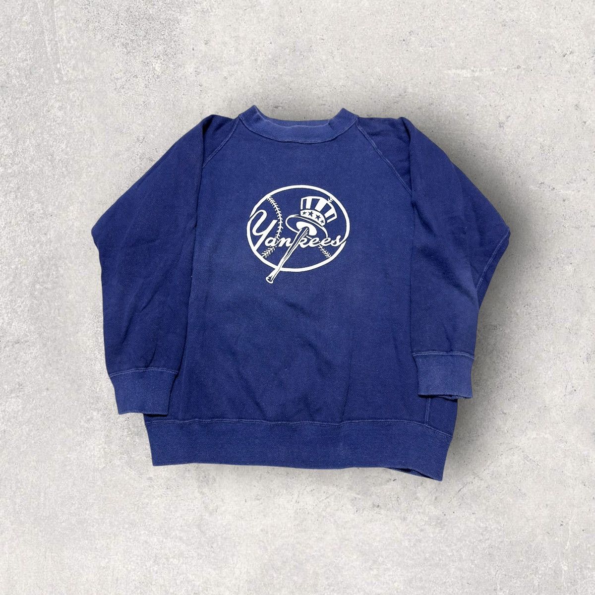 MLB Vintage New York Yankees sweatshirt Size US L / EU 52-54 / 3 - 1 Thumbnail