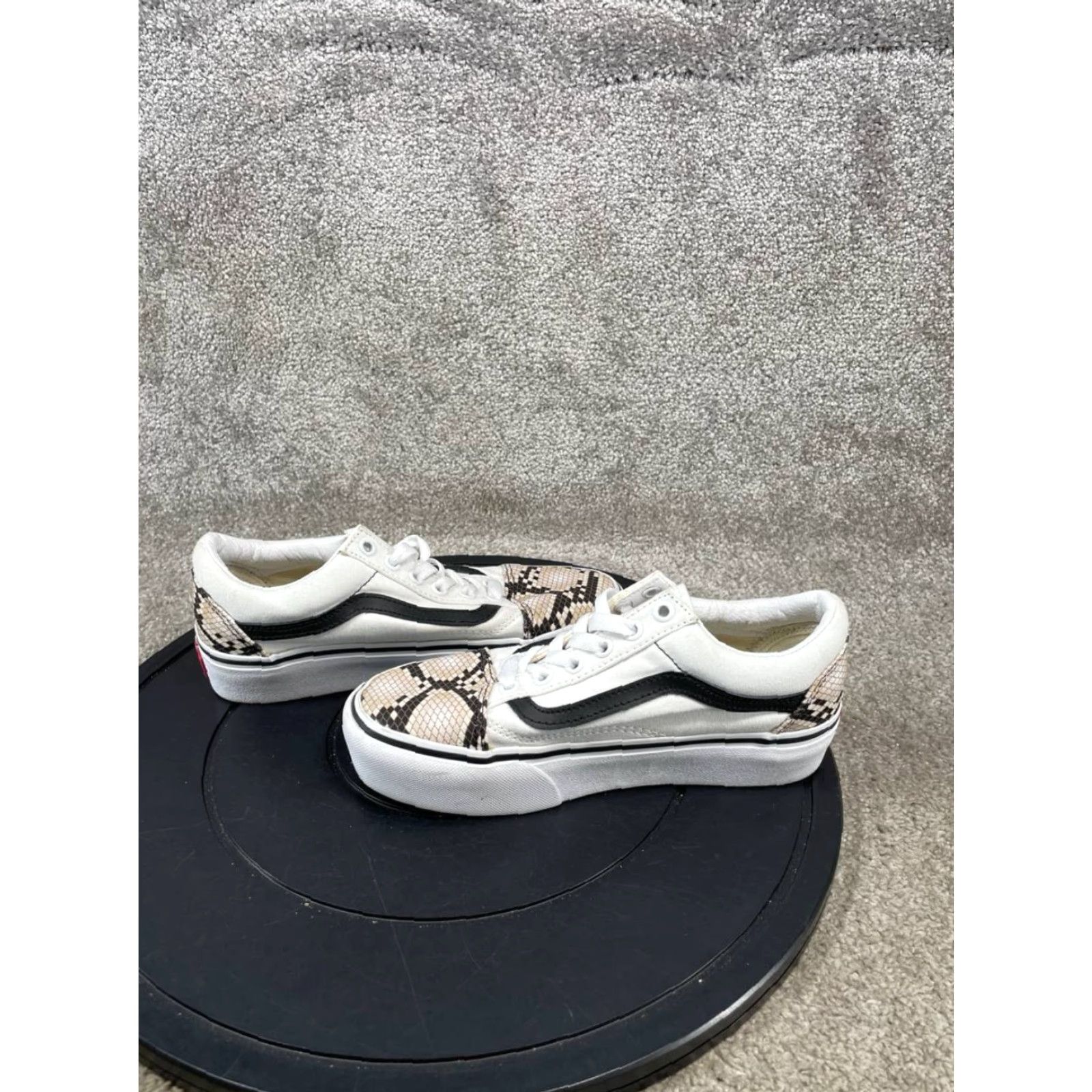 Vans Vans Shoes Womens 6 Snakeskin White Low Top Skateboard Athletic Sneaker Size S / US 4 / IT 40 - 7 Thumbnail