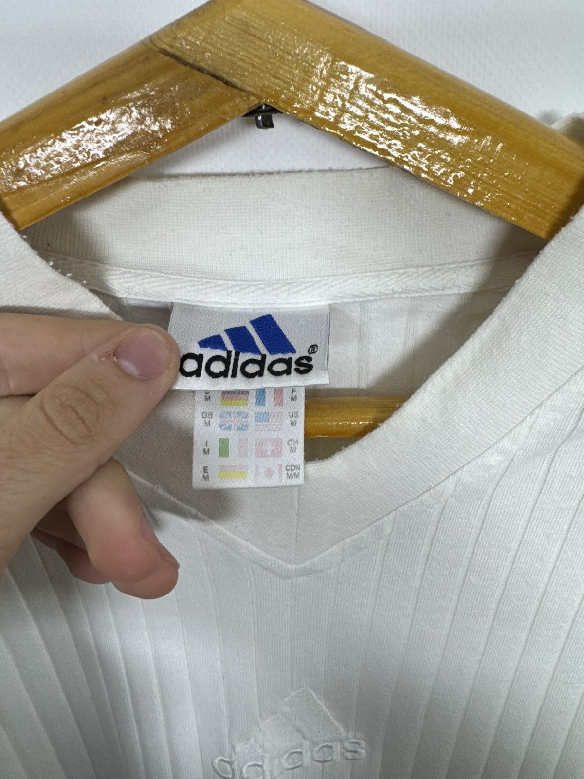 Adidas Vintage 90s Adidas v-neck ribbed T-Shirt logo in beige Size US M / EU 48-50 / 2 - 10 Thumbnail