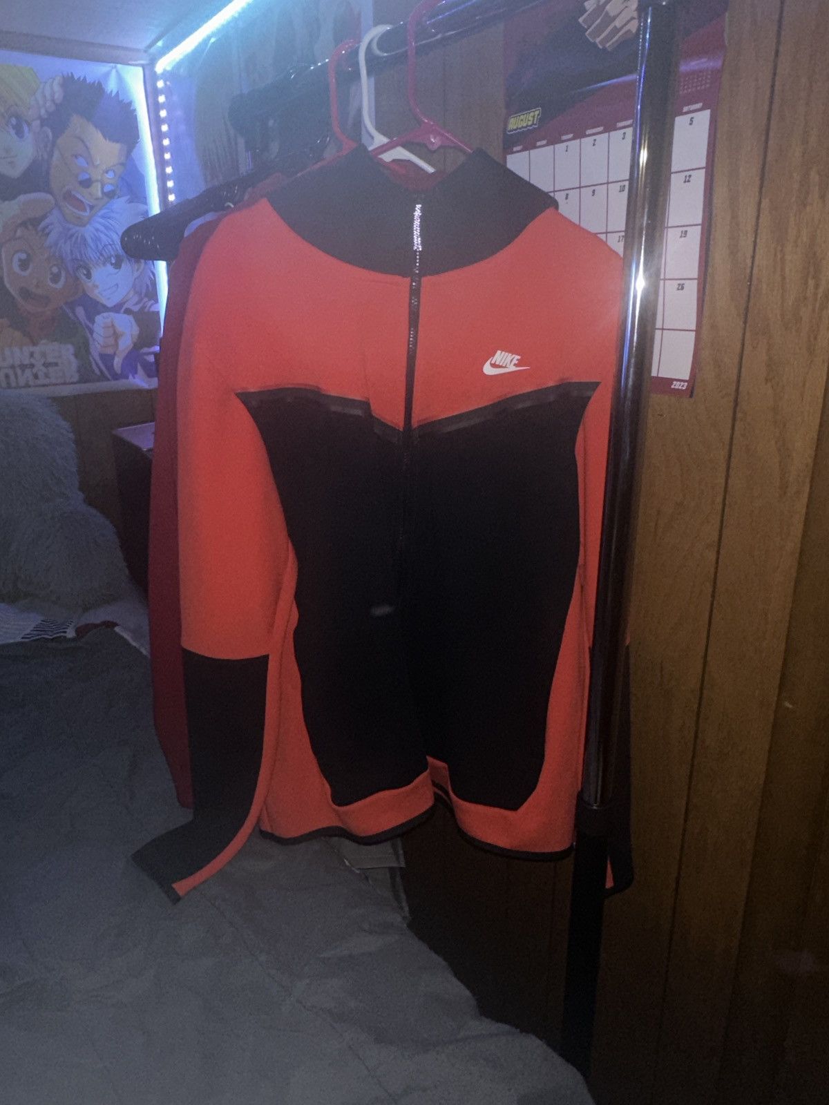 yellow and black nike tech