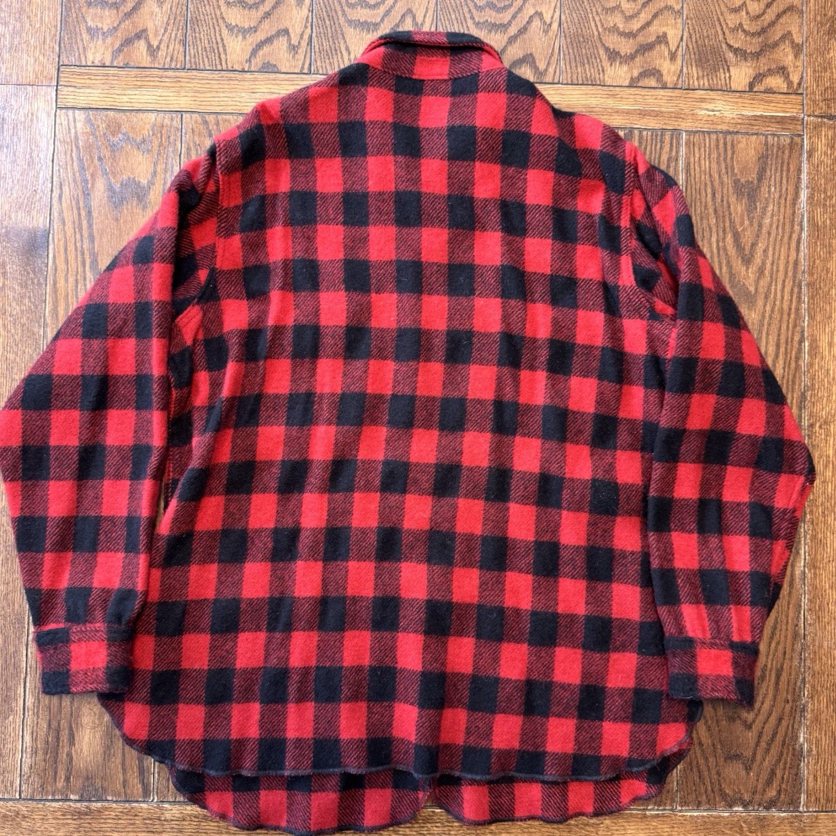 Vintage VINTAGE Woolrich Jacket Women’s XL Red Buffalo Plaid Wool Flannel Coat Size XL / US 12-14 / IT 48-50 - 7 Thumbnail
