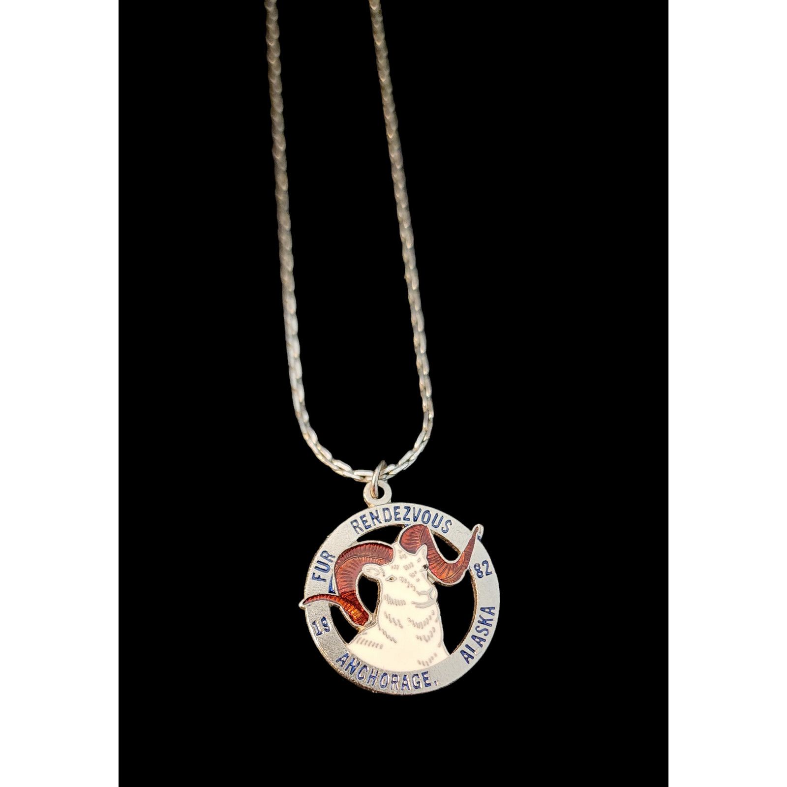 Unknown London 1982 Alaska Fur Rendezvous necklace Size ONE SIZE - 1 Thumbnail