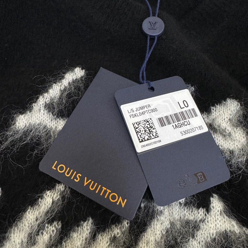 Louis Vuitton Louis Vuitton 25 black logo intarsia wool crewneck long-sl Size US L / EU 52-54 / 3 - 6 Thumbnail