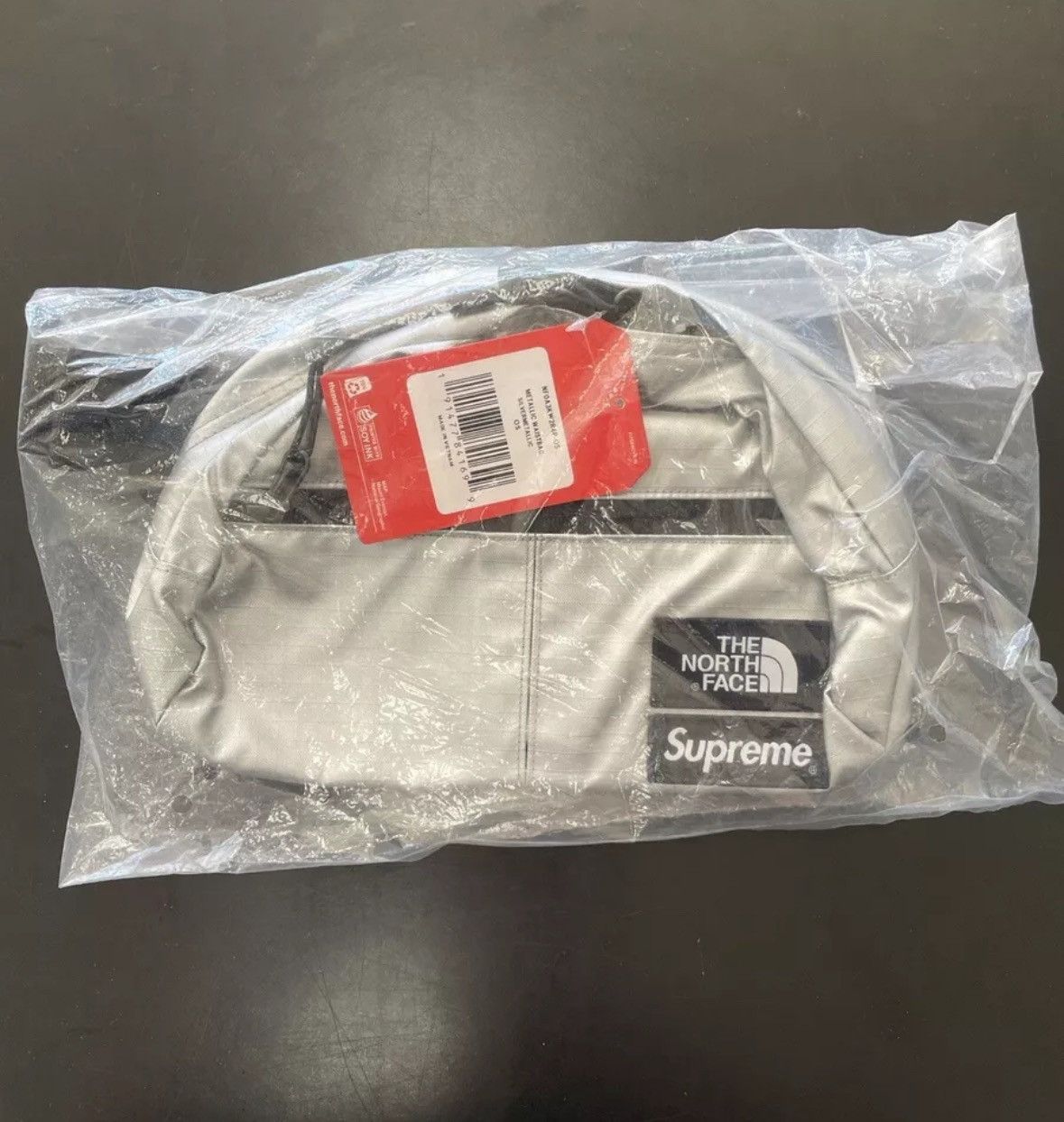 SUPREME THE NORTH FACE METALLIC WAIST BAG