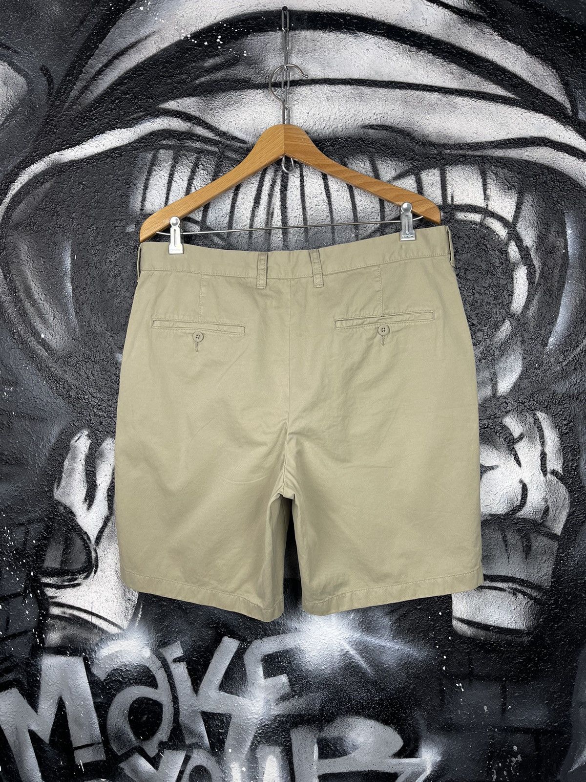 Uniqlo Uniqlo Beige Cotton Chino Shorts Men’s Size Large Size US 34 / EU 50 - 8 Thumbnail