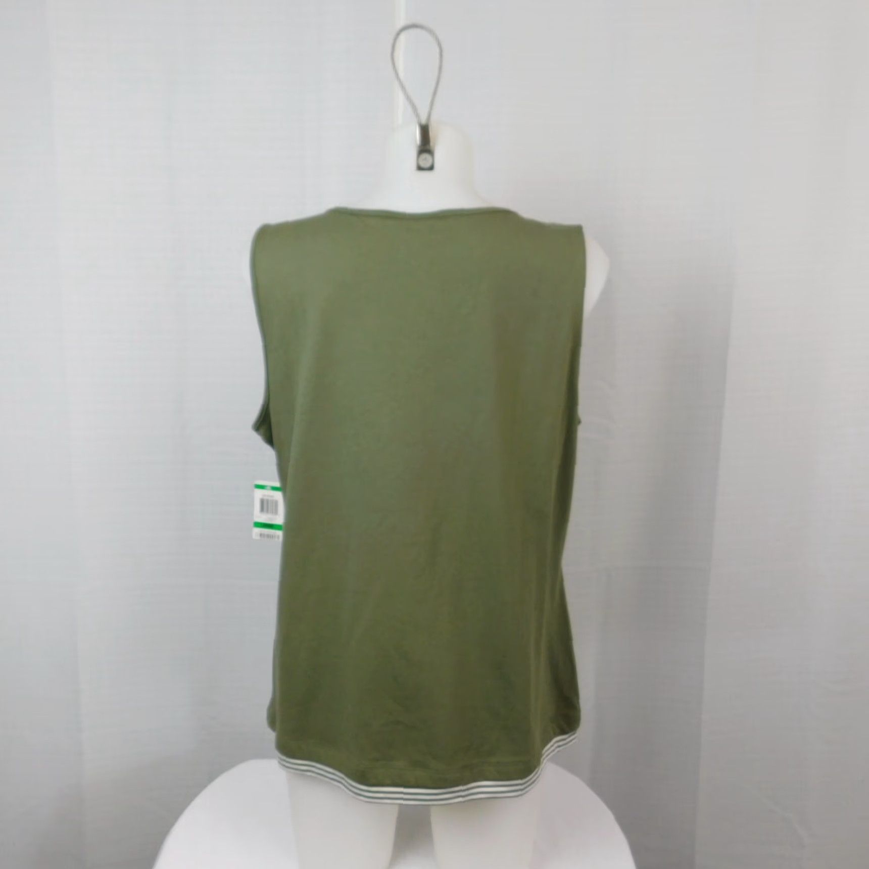 Vintage Karen Scott Tank Shirt Womens L Olive Green 100% Cotton Sleeveless Scoop Neck Button Accents Casual Basic Sports Classic Modern Short Think Tank Size L / US 10 / IT 46 - 4 Thumbnail